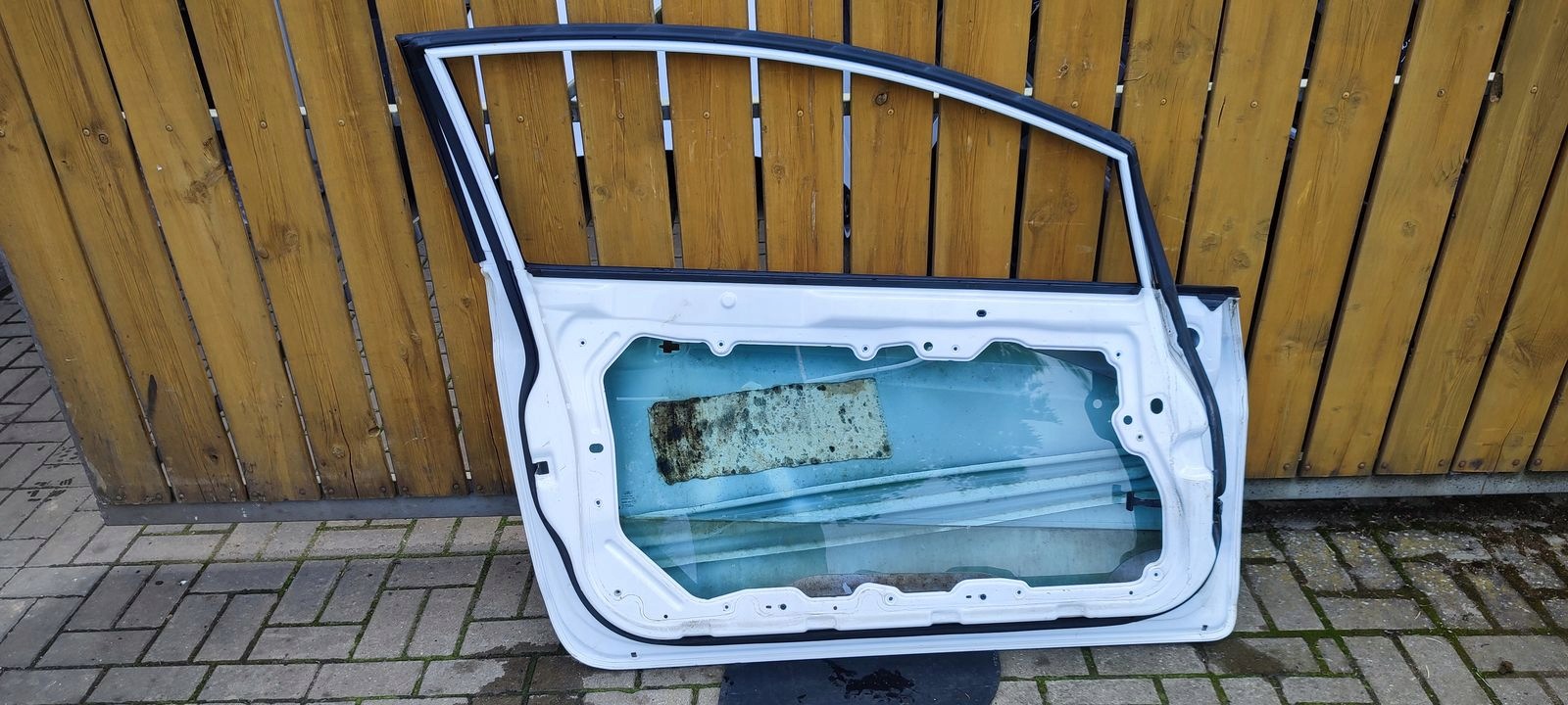 door front front left Ford Fiesta MK7 3D H9