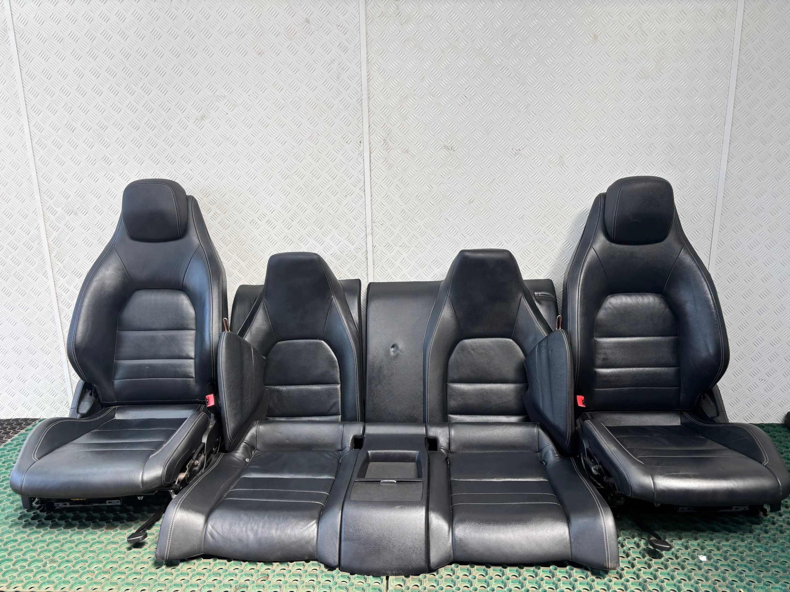 MERCEDES E-KLASA W207 COUPE seats front seat side upholstery leather