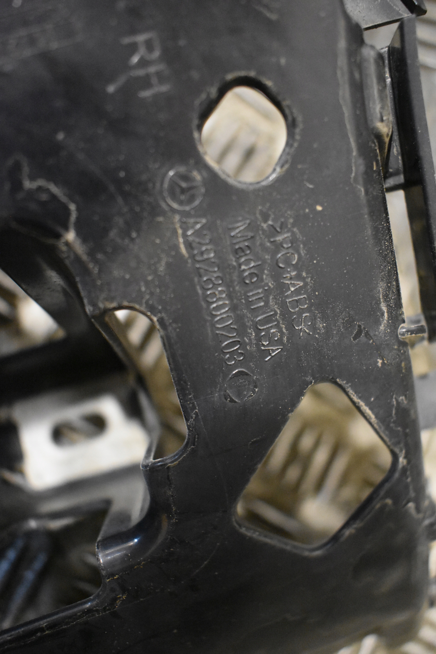 IDEALNY bumper bracket rear part MERCEDES GLE W292 1