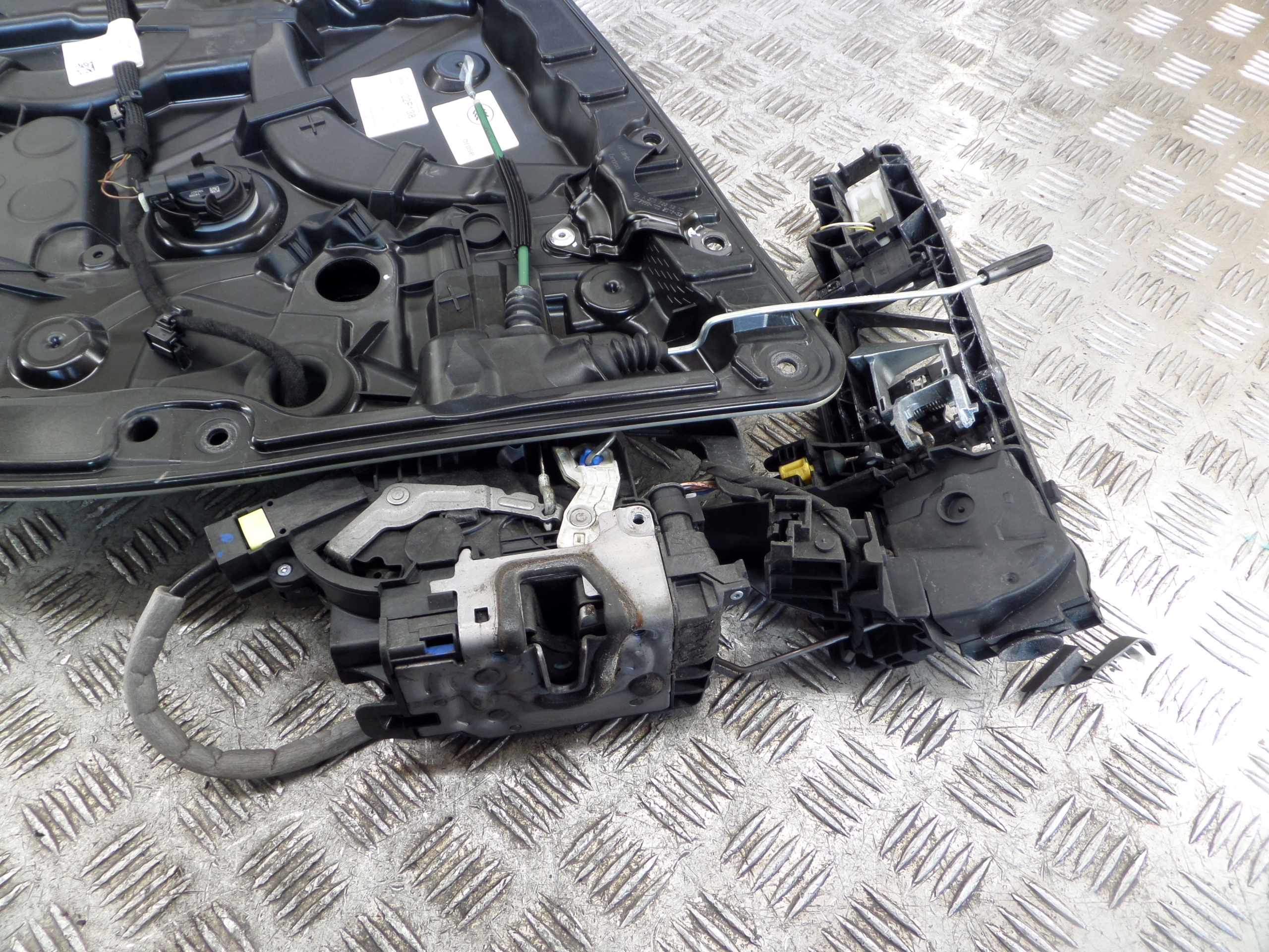 mechanismus zvedání okna MERCEDES W205 C63S AMG