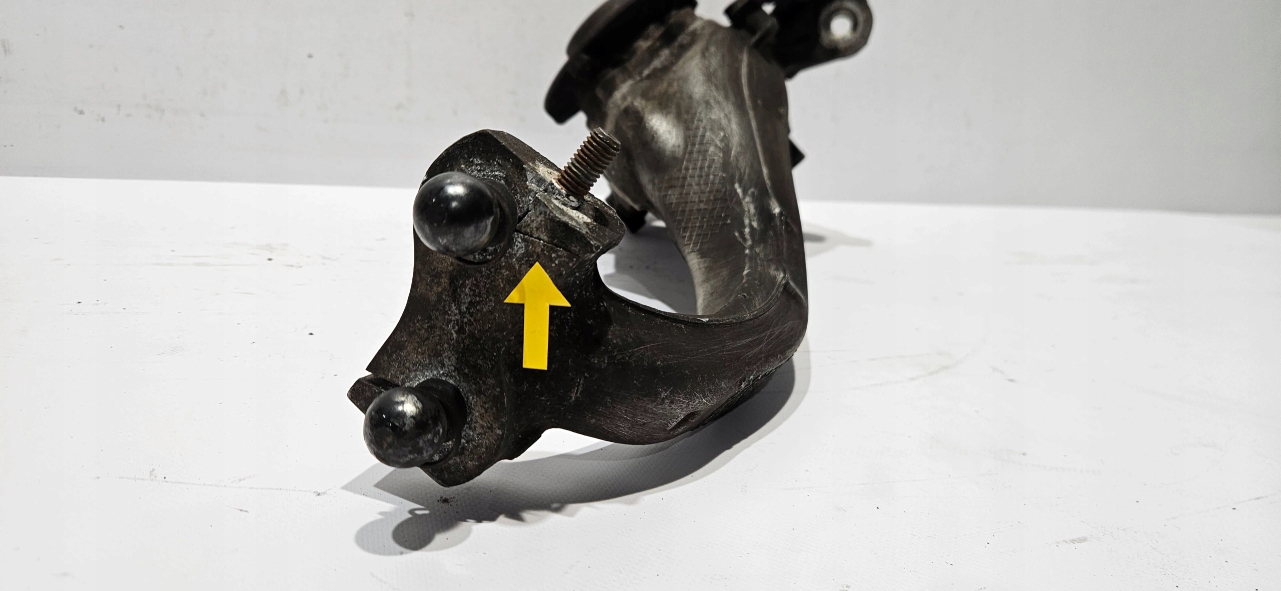 swing left front PORSCHE MACAN 95B407253B original