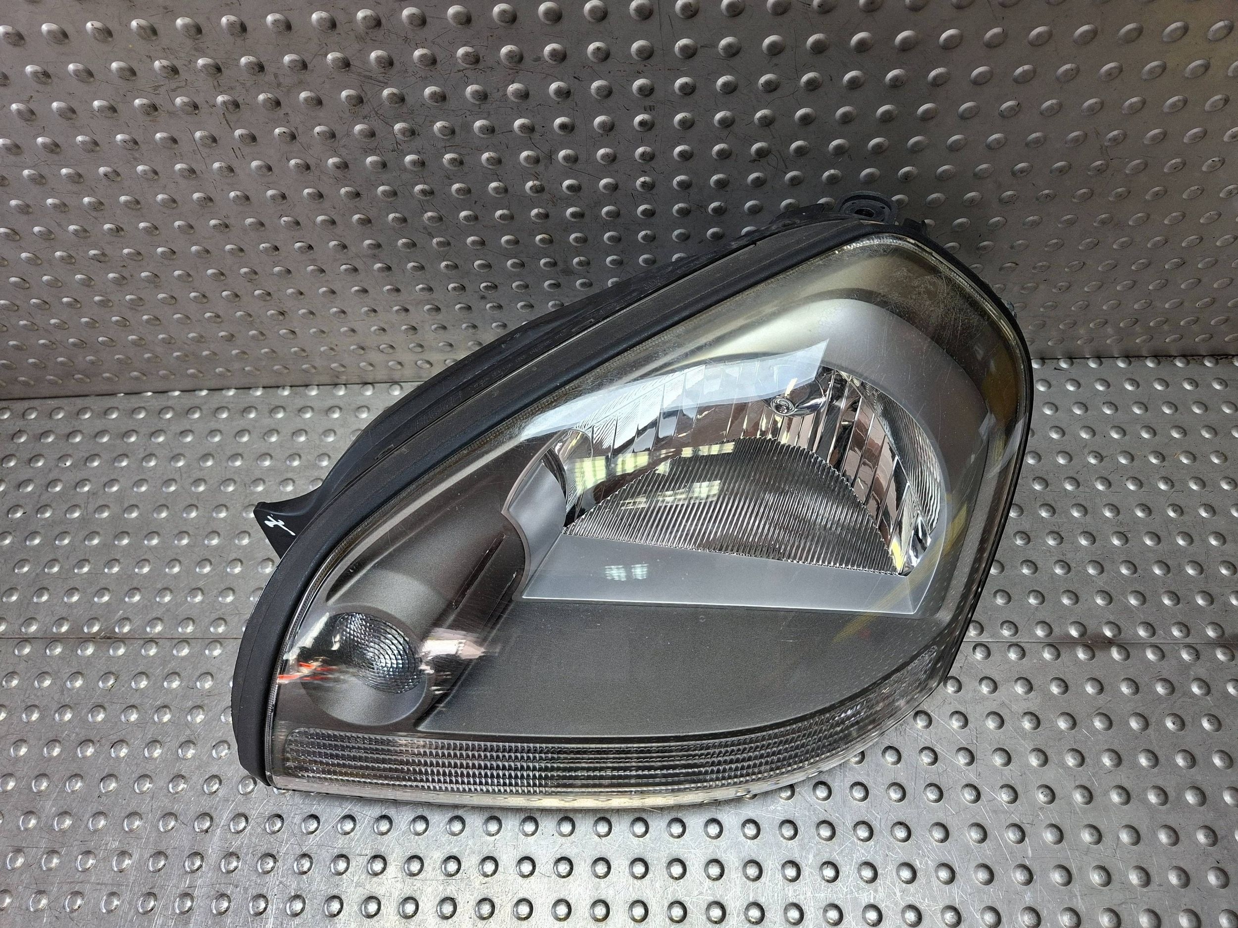 light front left HYUNDAI TUCSON and 04-10 EU 92101-2EXXX