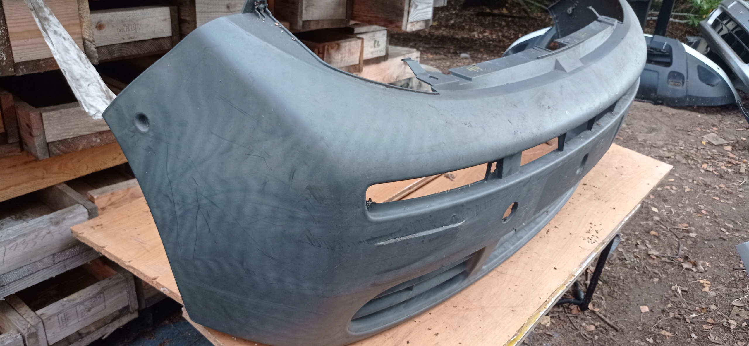 bumper front OPEL VIVARO 8200011389 91165829