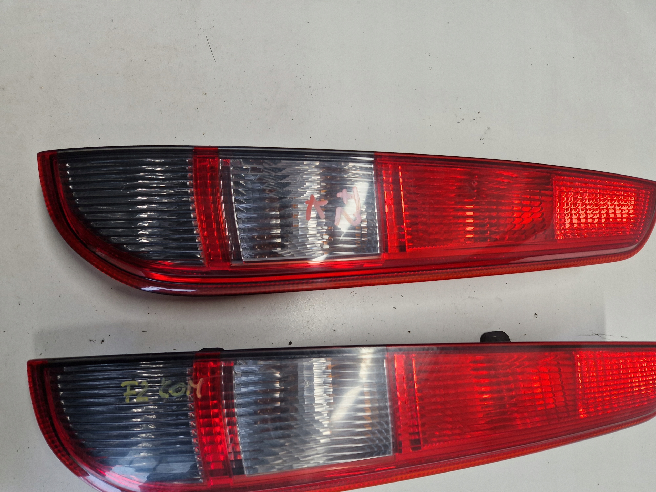 FORD FOCUS MK2 KOMBI light right rear part CALA LADNA