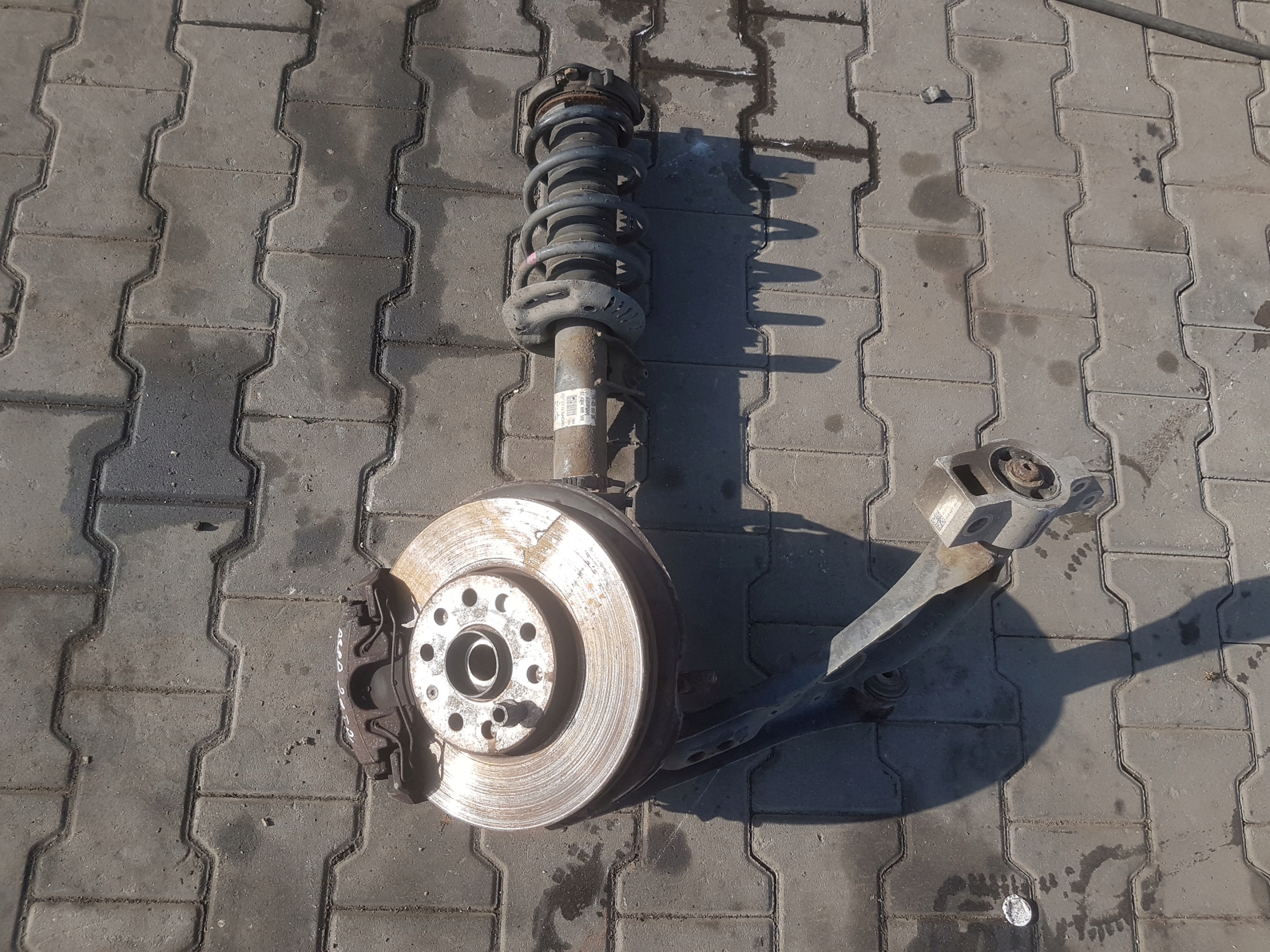 AUDI A3 8P LIFT 2.0 TDI амортизатор лівий