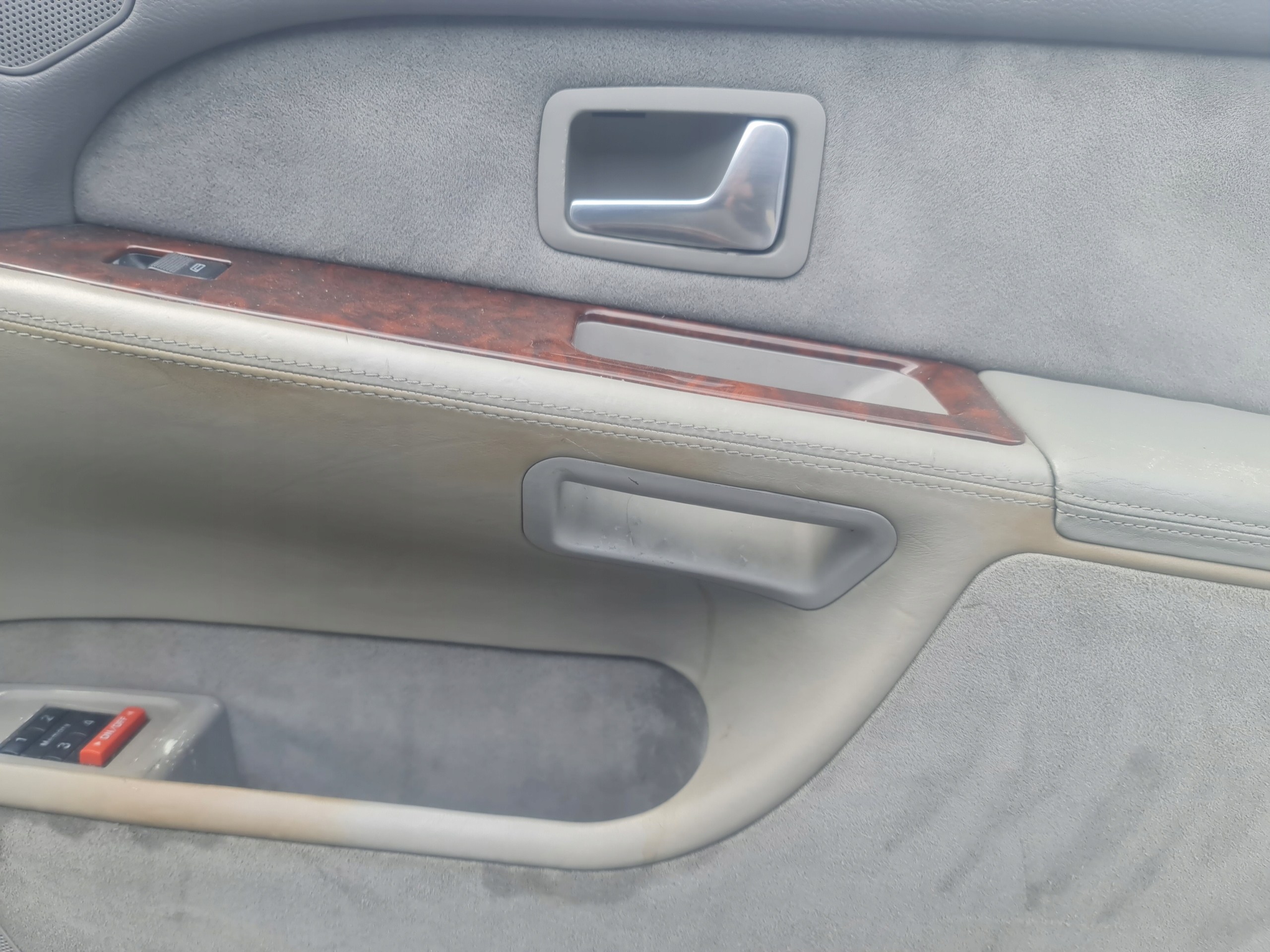 обивка бочки кожа Audi A8 D2 FL комплект