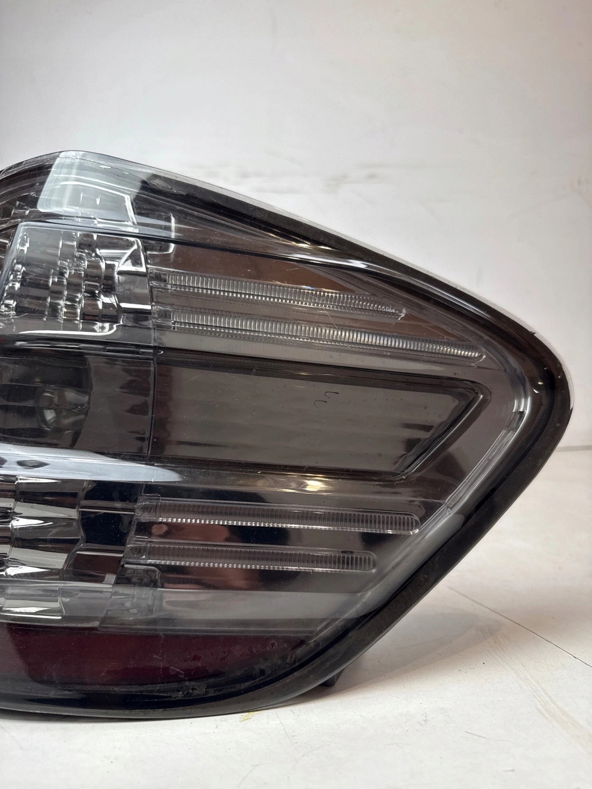 damaged light rear part rear right Mercedes ML W164 Led