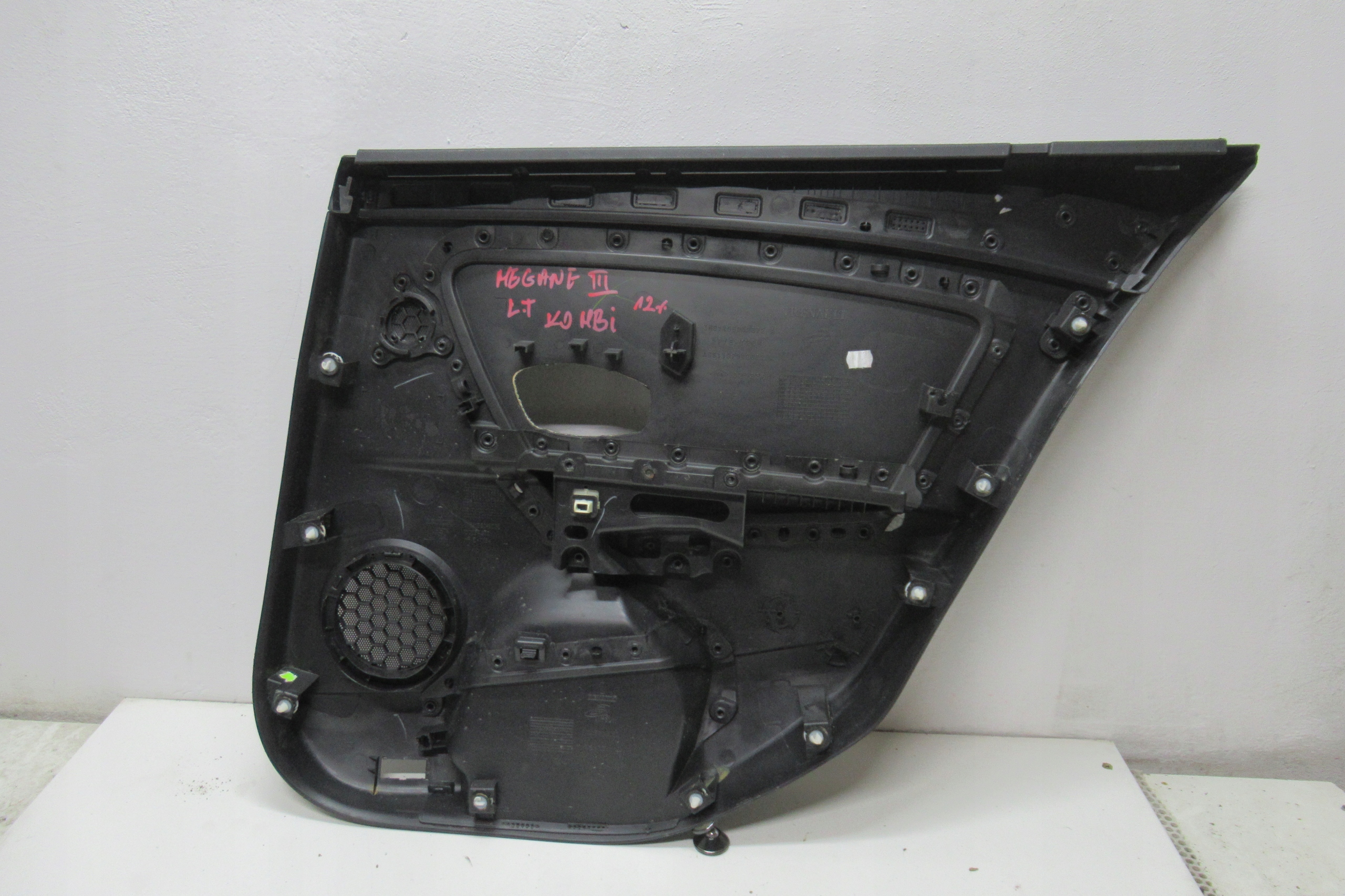 RENAULT MEGANE III side door left rear part KOMBI