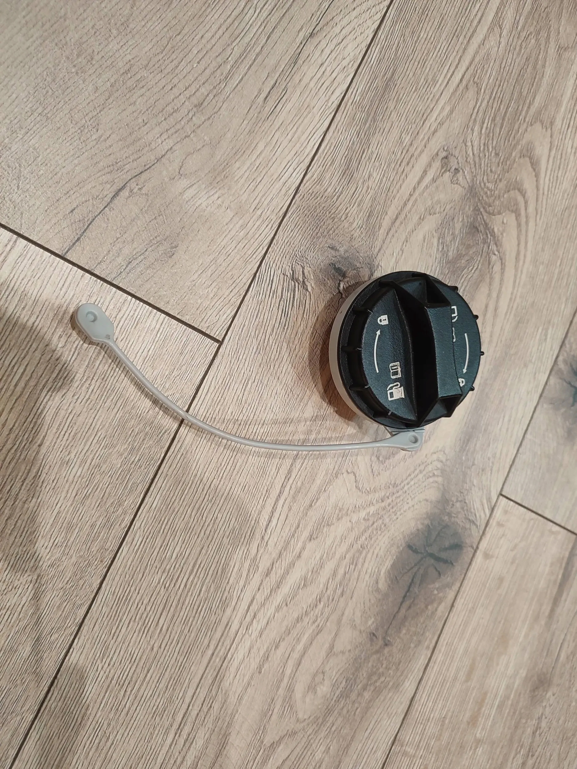 KOREK WLEWU PALIWA BENZYNA KIA STONIC LIFT 1.0 T-GDI Typ silnika Benzyna