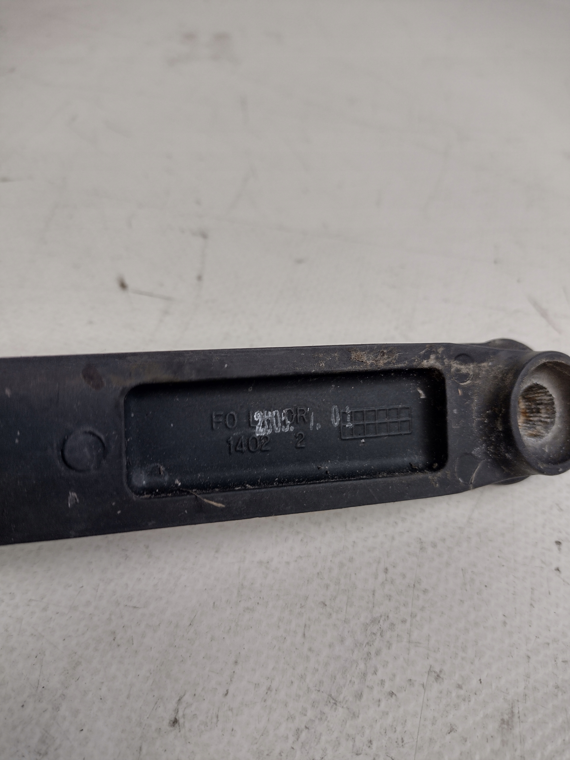 wiper arm left front Hyundai Trajet