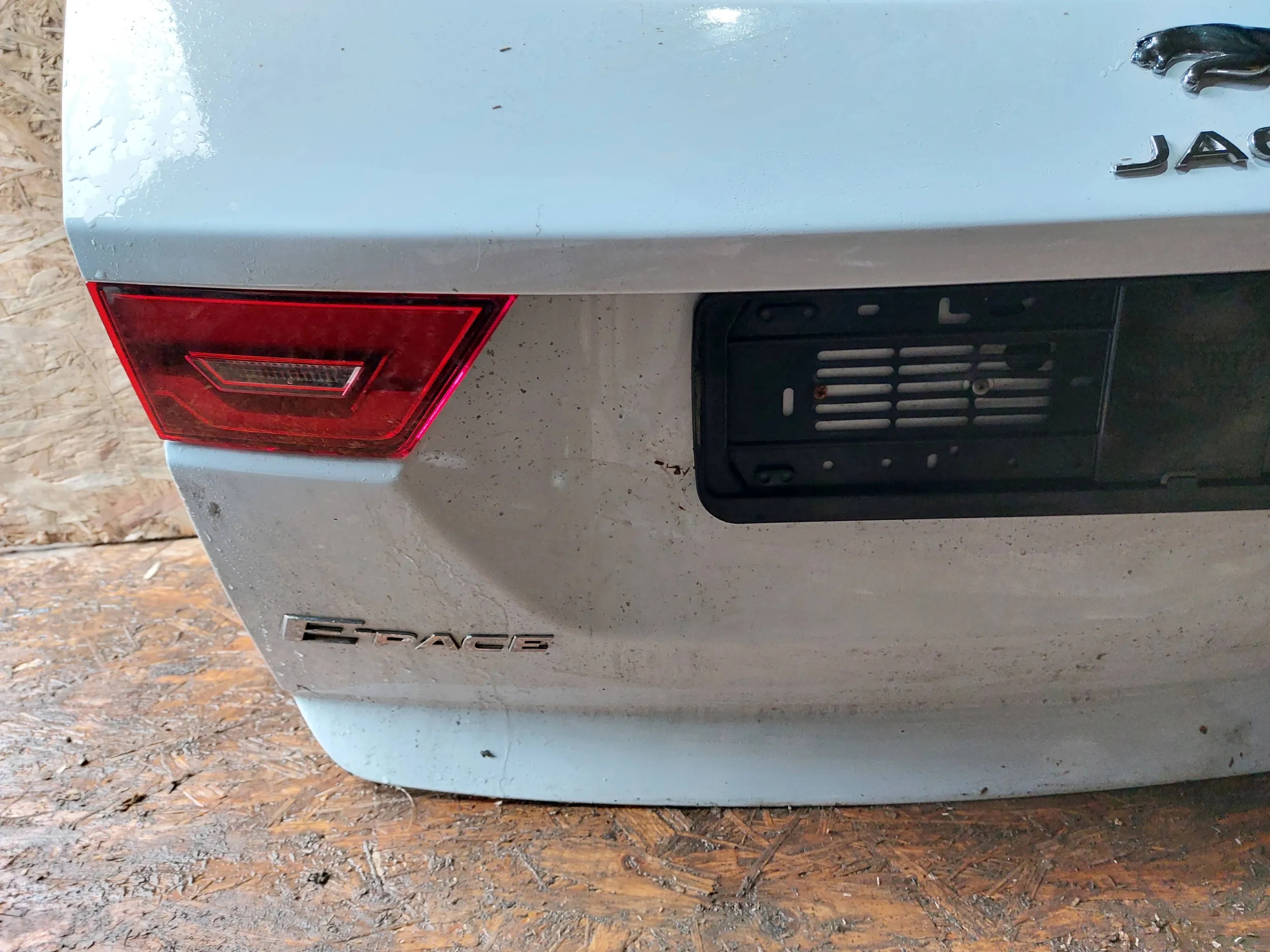 heckklappe kofferraumdeckel Jaguar E-Pace 17- kamera