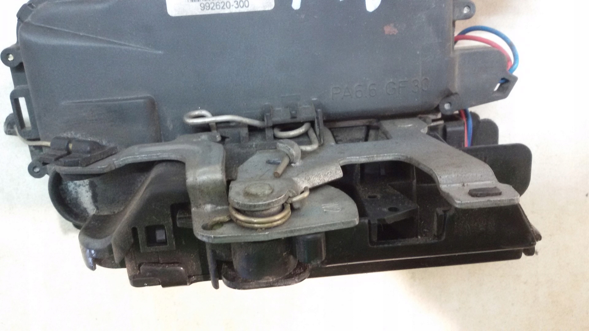 lock door right front OCTAVIA and 3B1837016CA 8 PIN