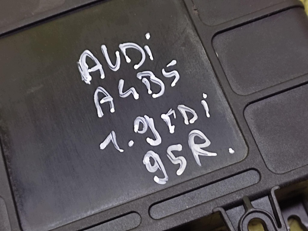 AUDI A4 B5 1.9 TDI control unit of the engine 0281001366/367