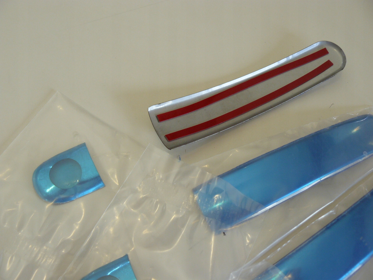 NAKŁADKI NA KLAMKI CHROM VW GOLF IV OCTAVIA PASSAT Producent Neighbour