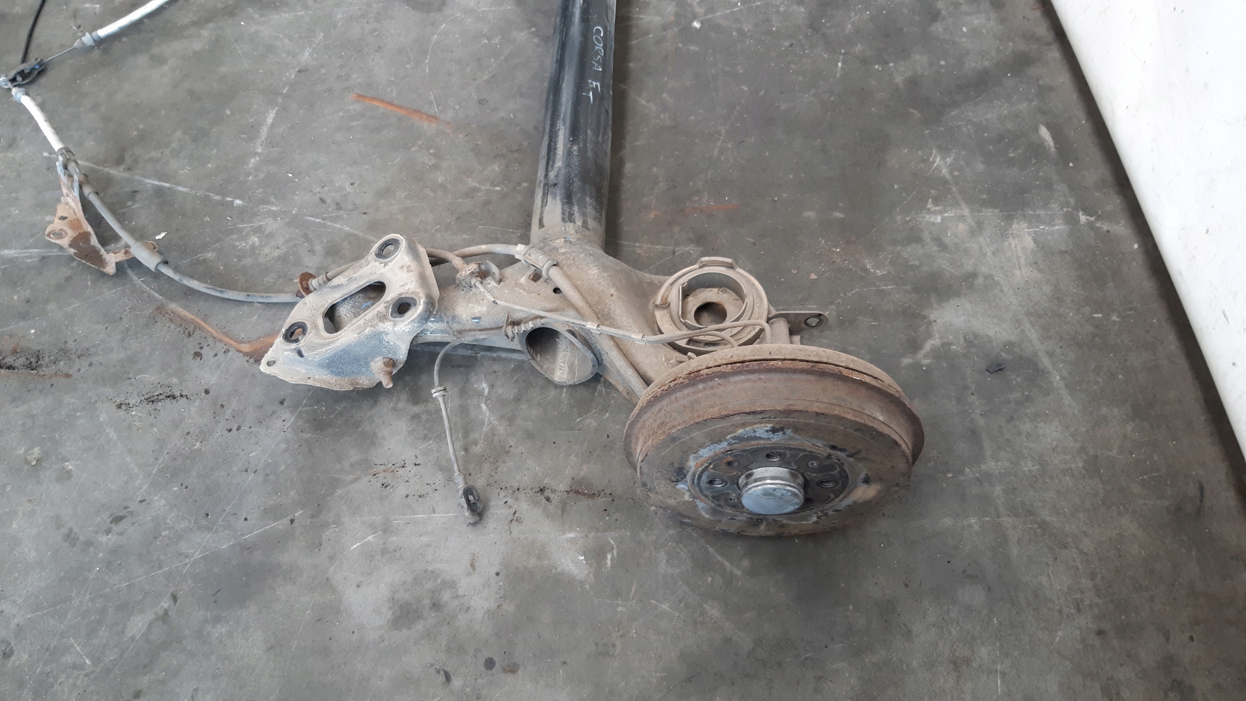 axis rear bebny 5d Opel Corsa E