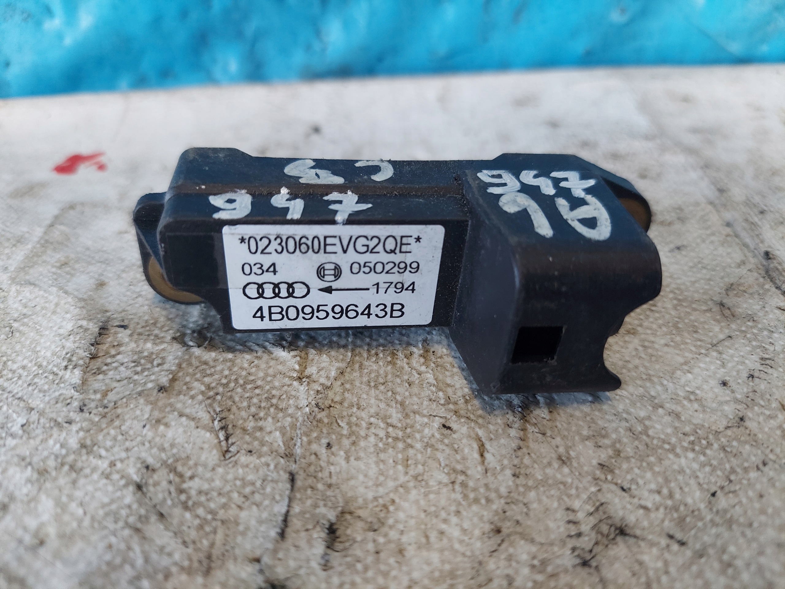A6 C5 4B0959643B crashsensor drucksensor BOCZNEGO