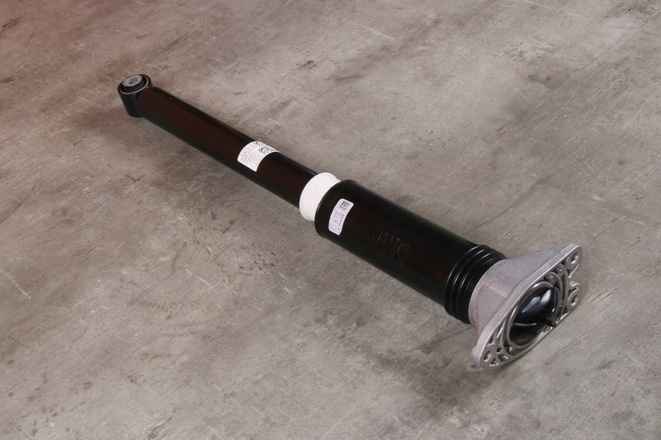 BMW 2 U06 shock absorber right left rear part rear 6889462 1800 km !!!