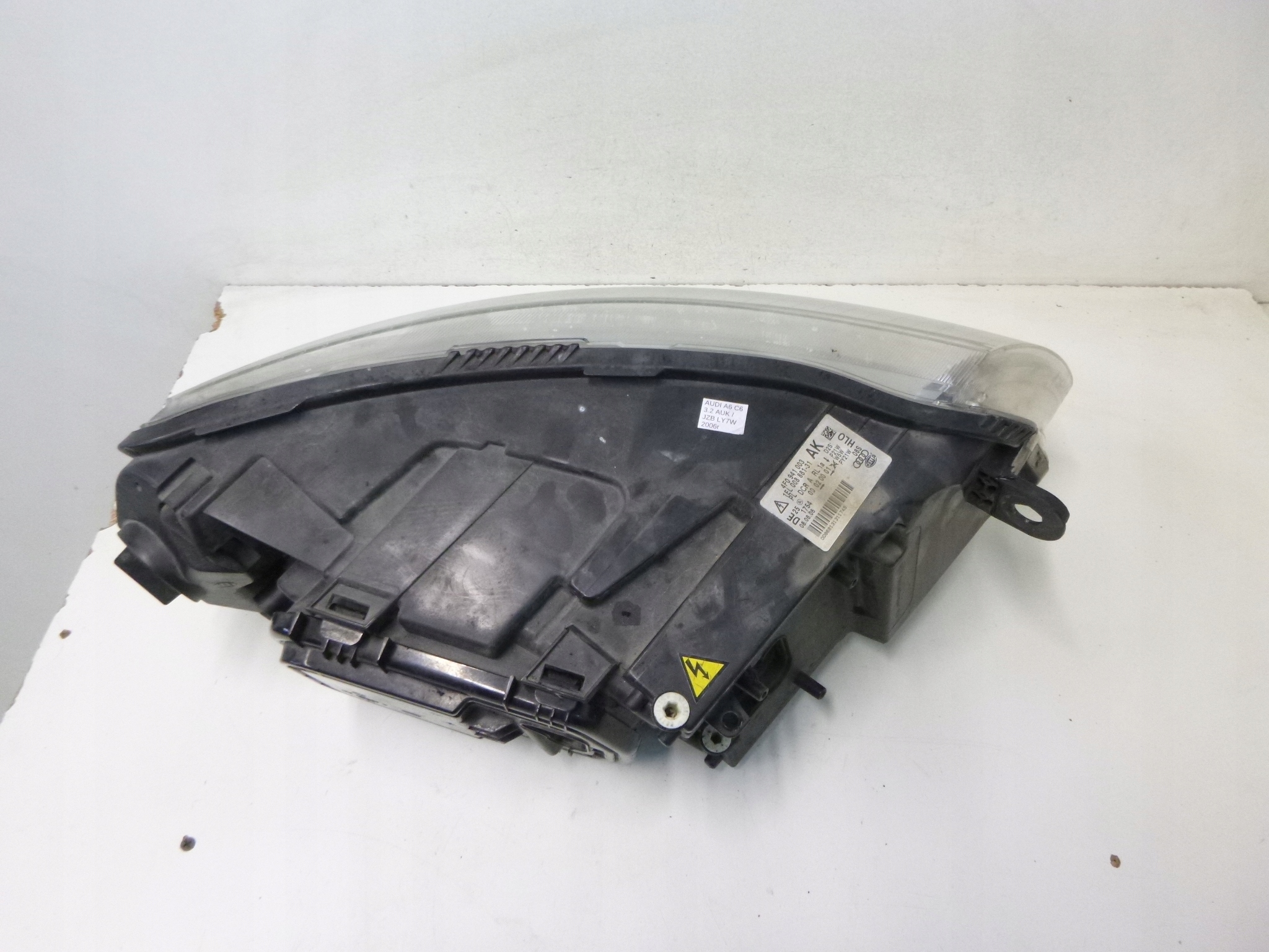 light front Audi A6 C6 06r. XENON complete