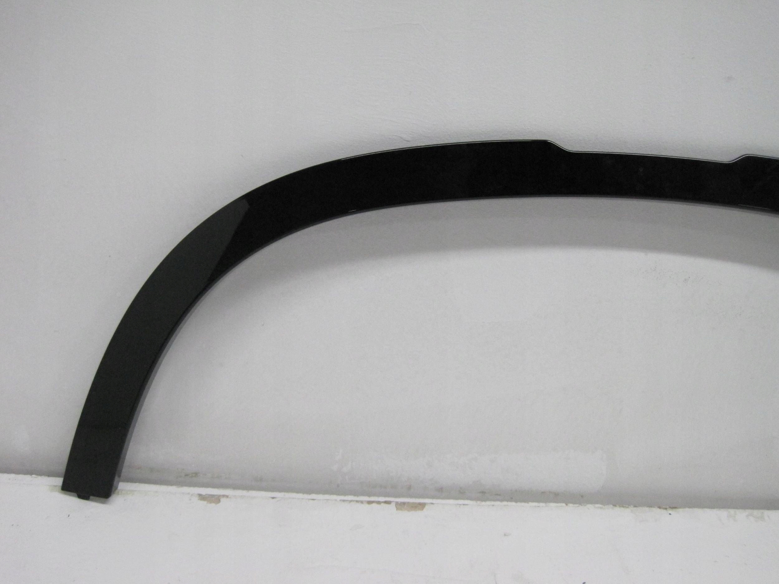 Couverture Aile Avant Gauche LAND ROVER DEFENDER L8B2-16A075-BX