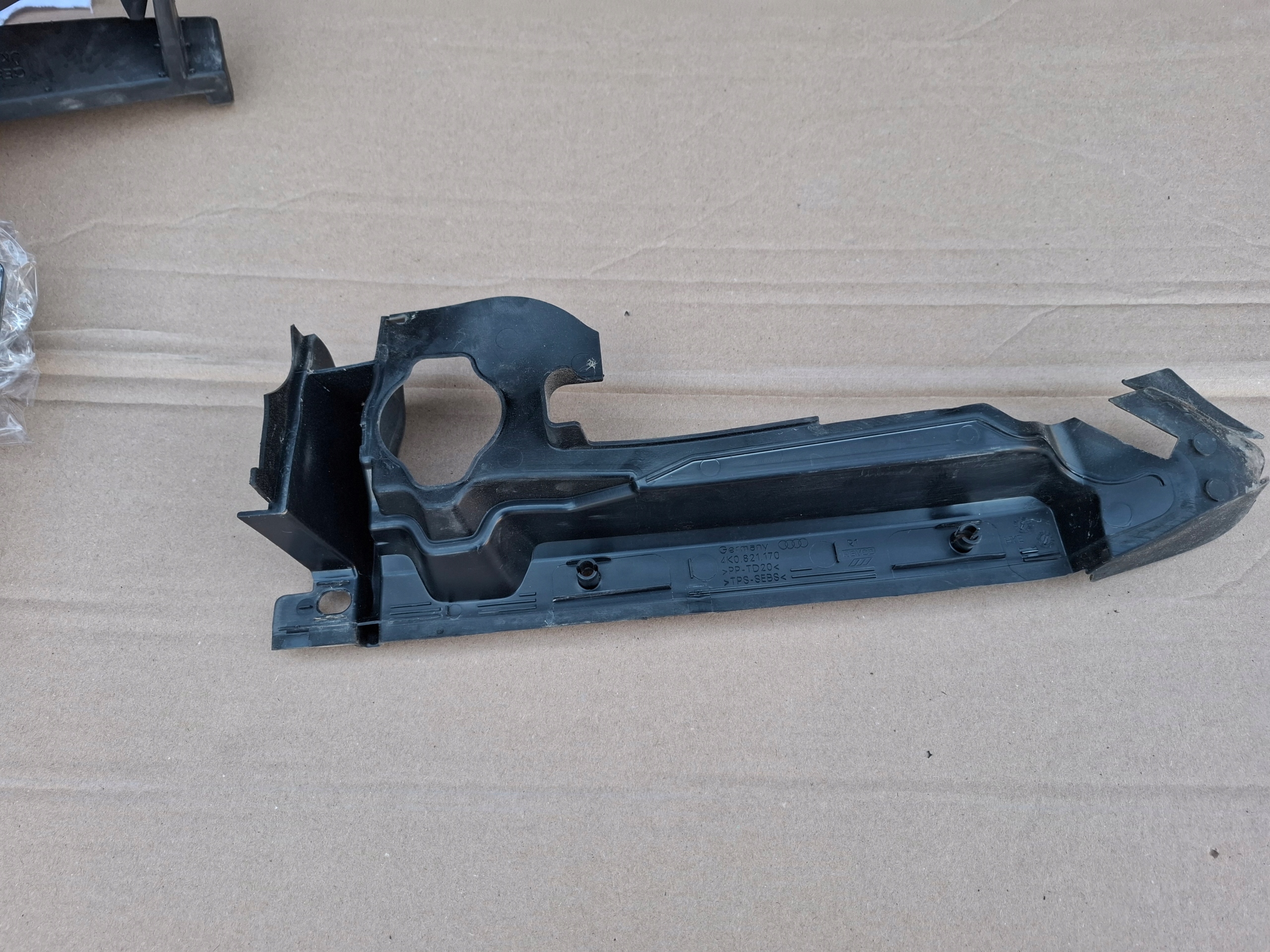 copertura GREMBIALINA parafango AUDI A6 C8 4K0821170 Destro 23r