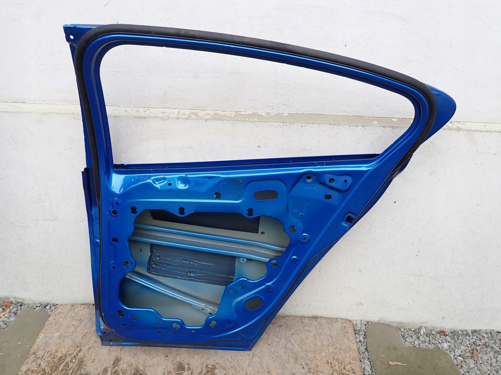 door right rear. right rear part FORD FOCUS MK4 IV HN HB HATCHBACK 2018