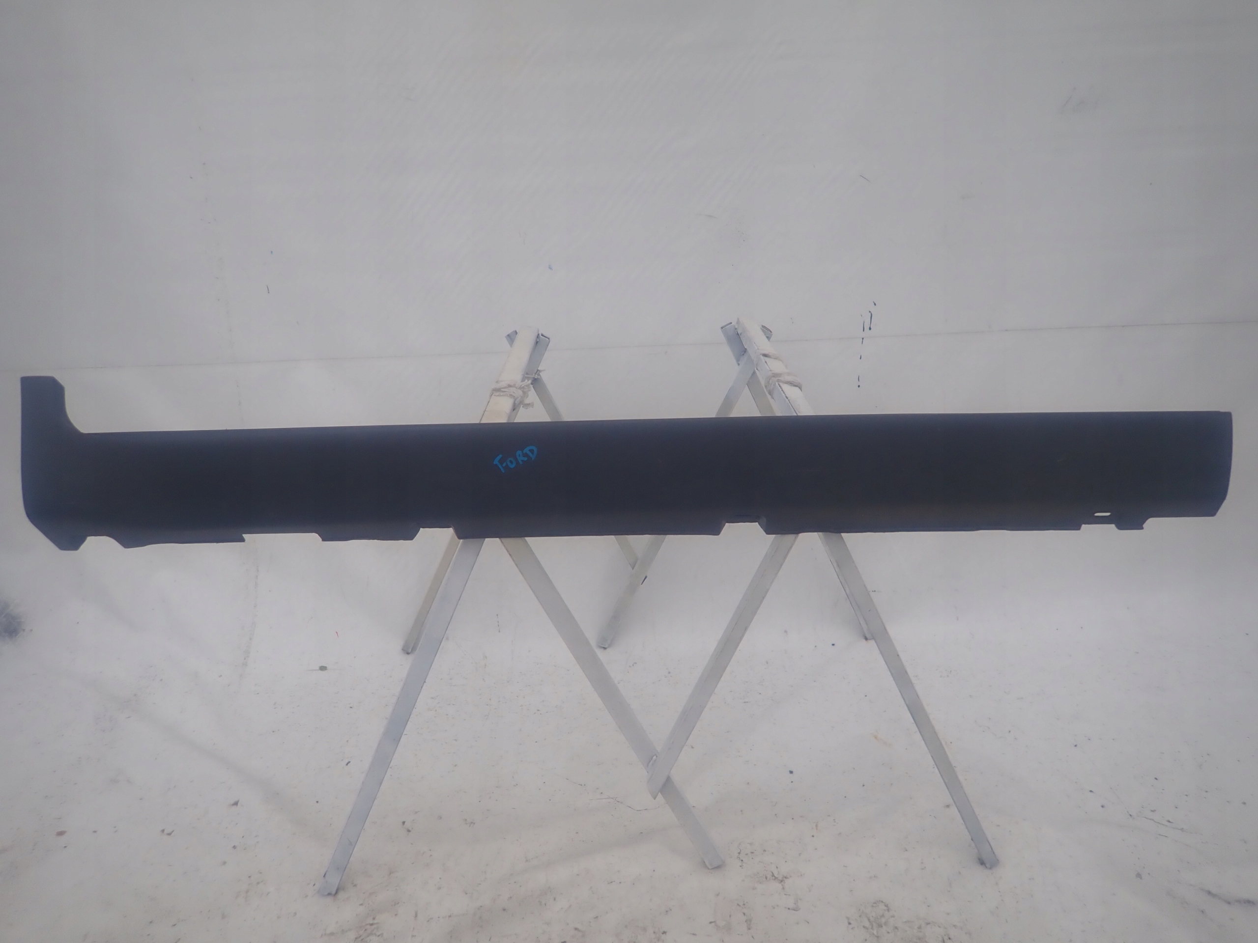 FORD KUGA and MK1 08-12 threshold right moulding threshold