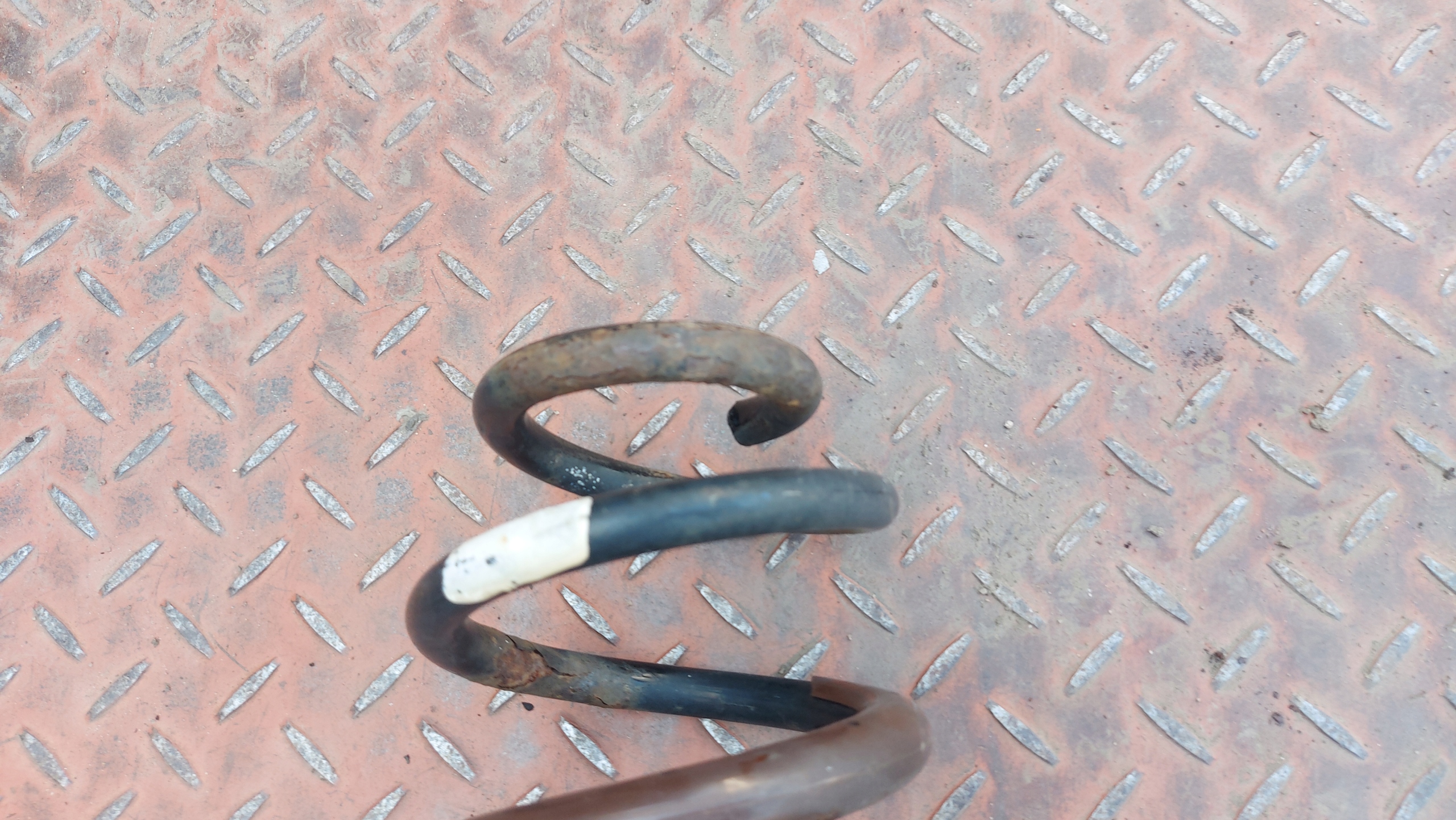 spring springs right left rear part rear LEXUS IS 220D IS200 IS220 05