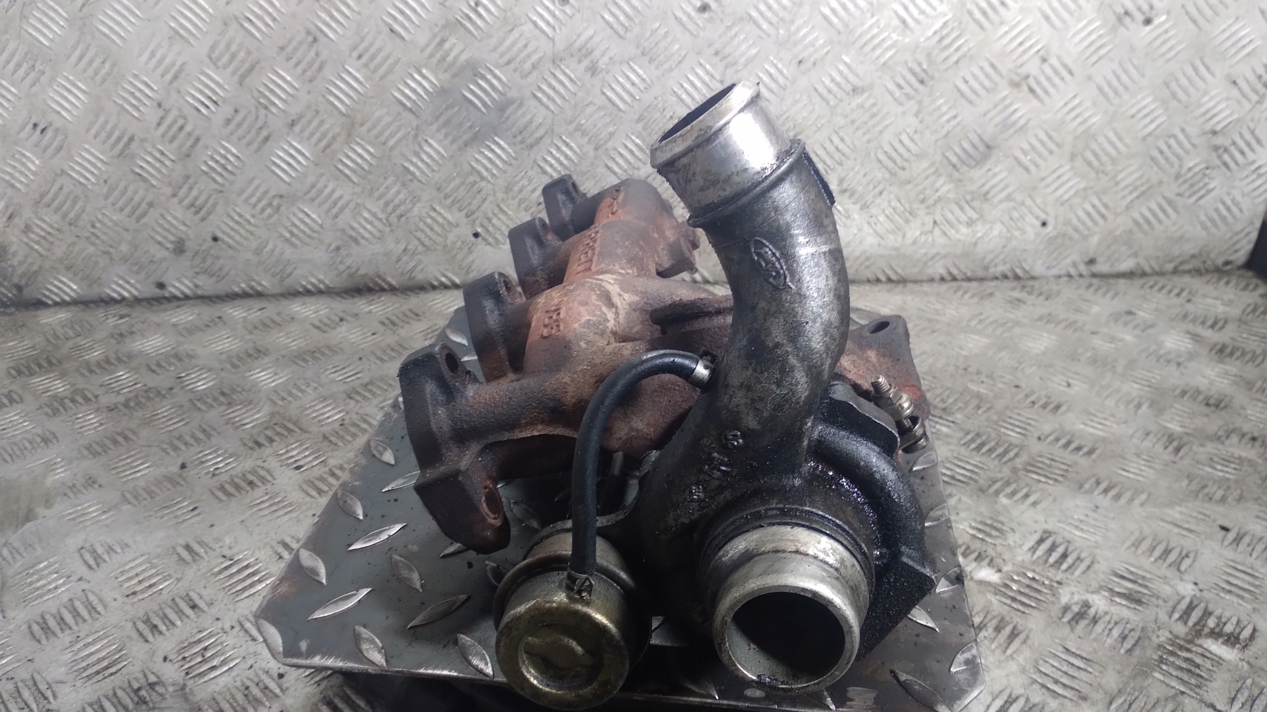 TURBINA turbo Z KOLEKTOREM FORD TRANSIT CONNECT