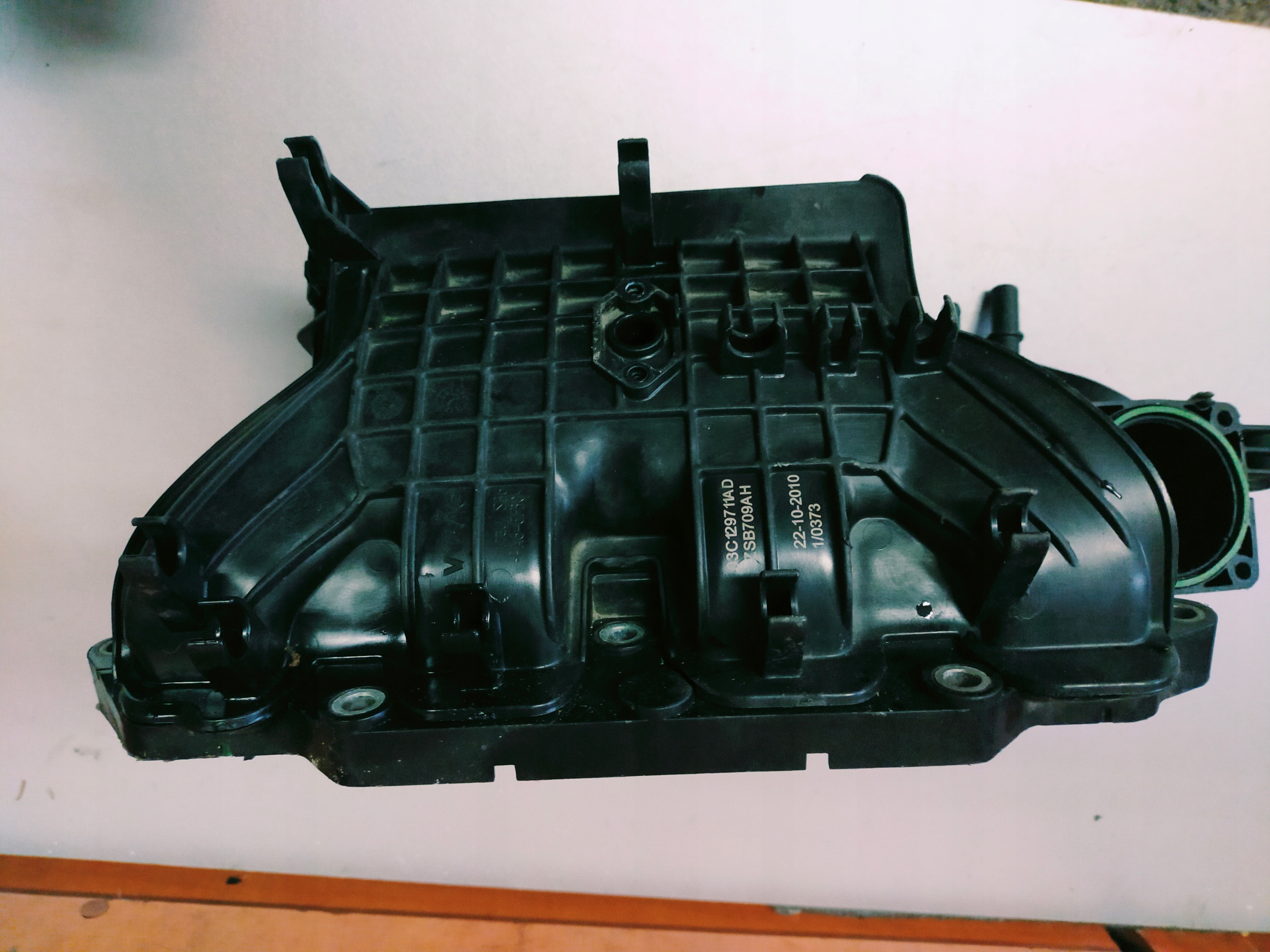 VW PASSAT B6 1.4 TSI intake manifold 03C129711AD