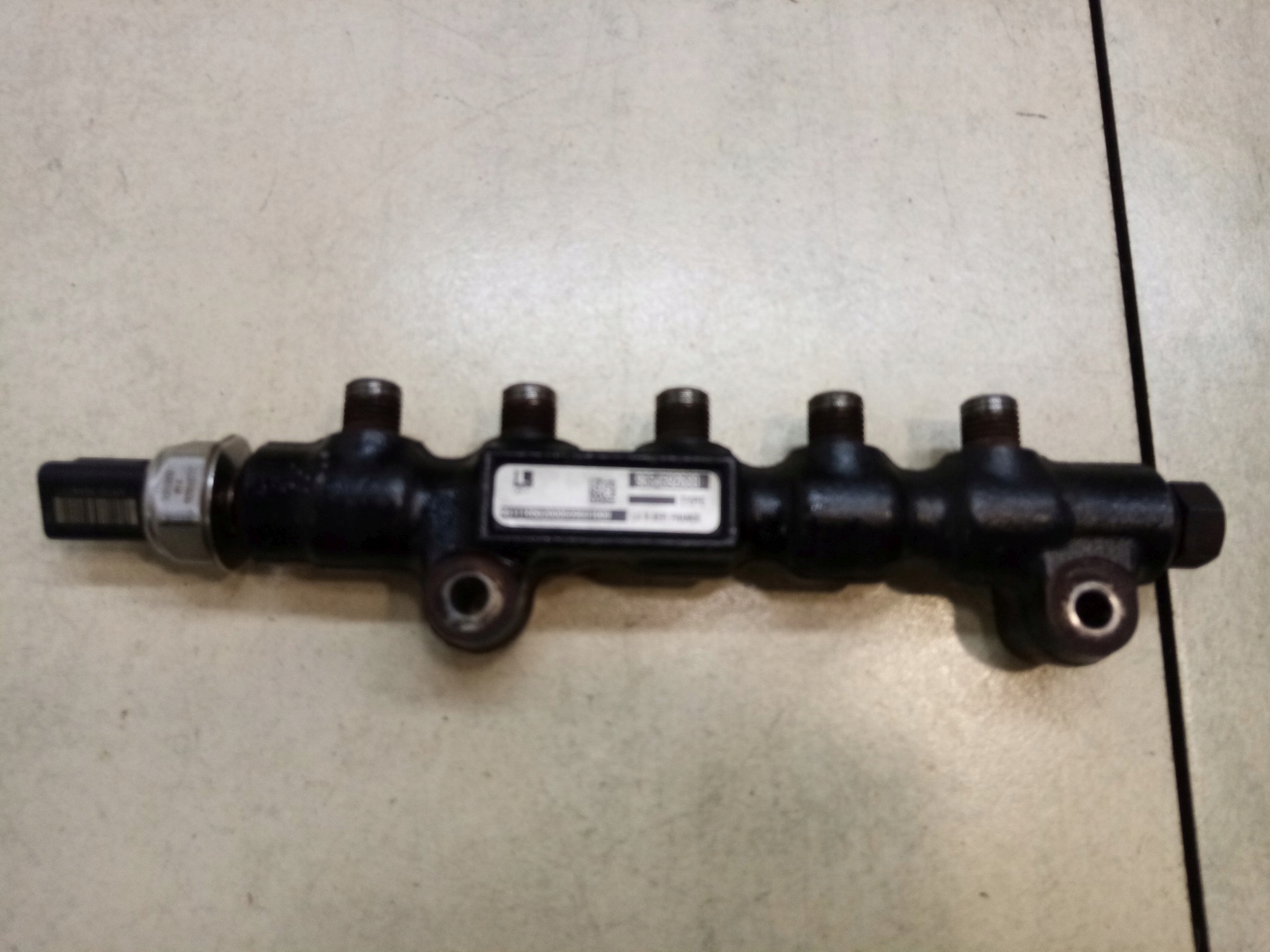 Rampe injection MAZDA 3 1.6 TDCI 9654592680