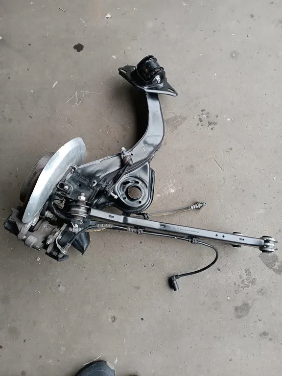 7915358 - BMW 2 F44 левый задний кроссовер