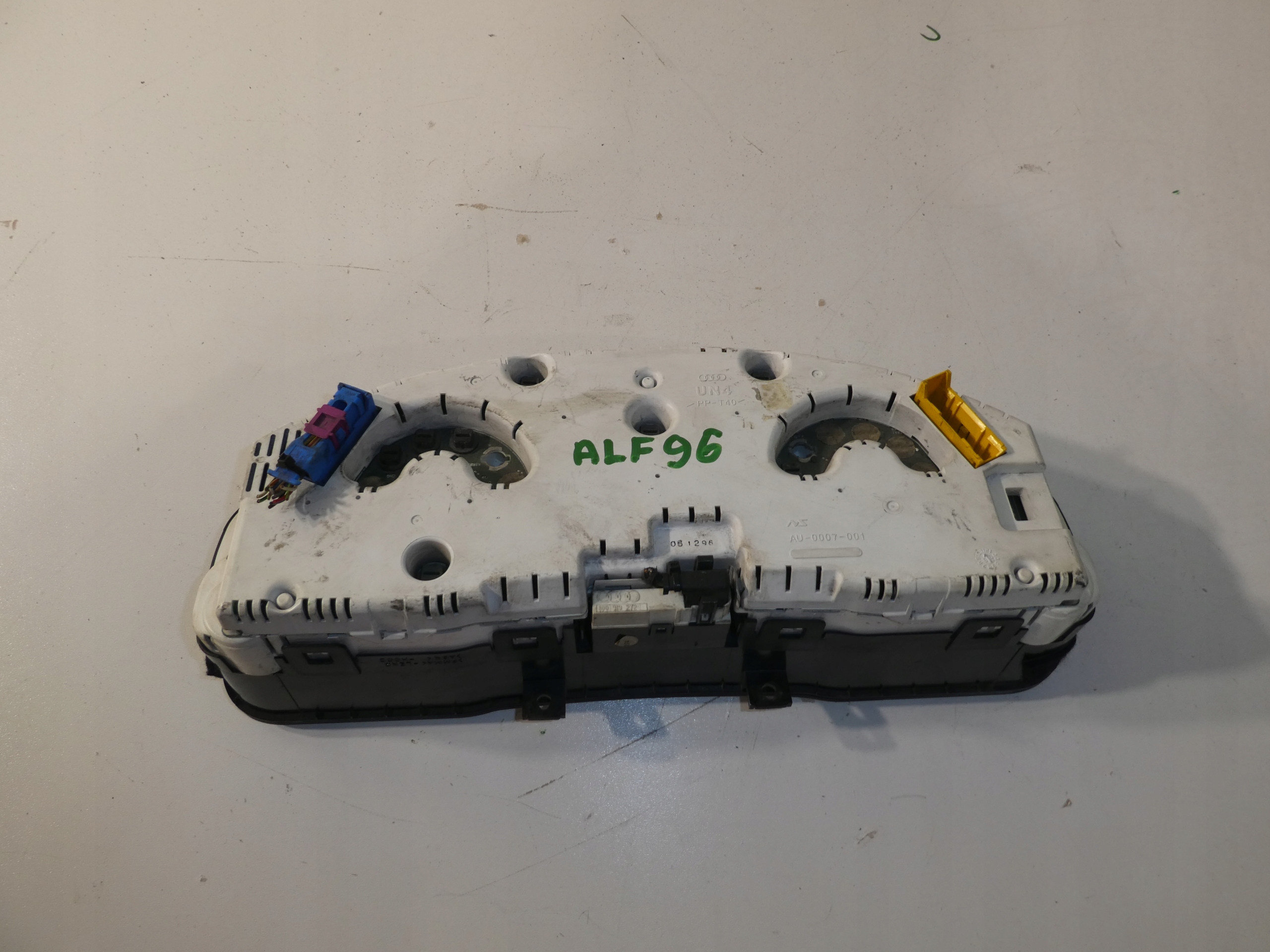 AUDI Kombiinstrument 8D0919272