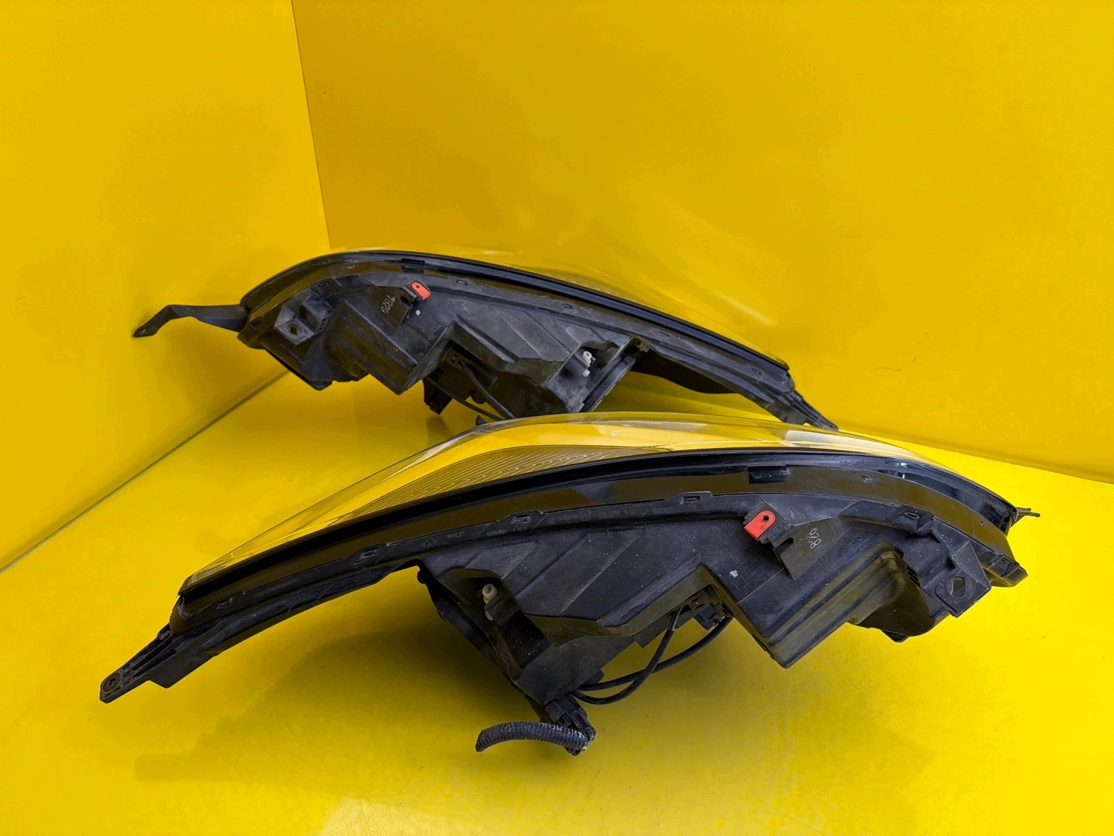 light left right front Chevrolet Malibu IV V300 Xenon