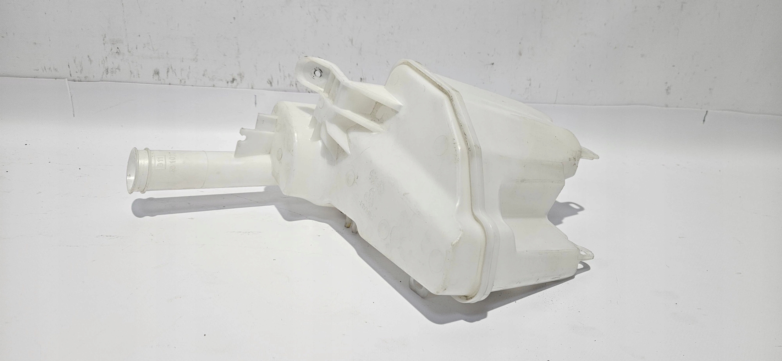 washer fluid tank TOYOTA AYGO II 14