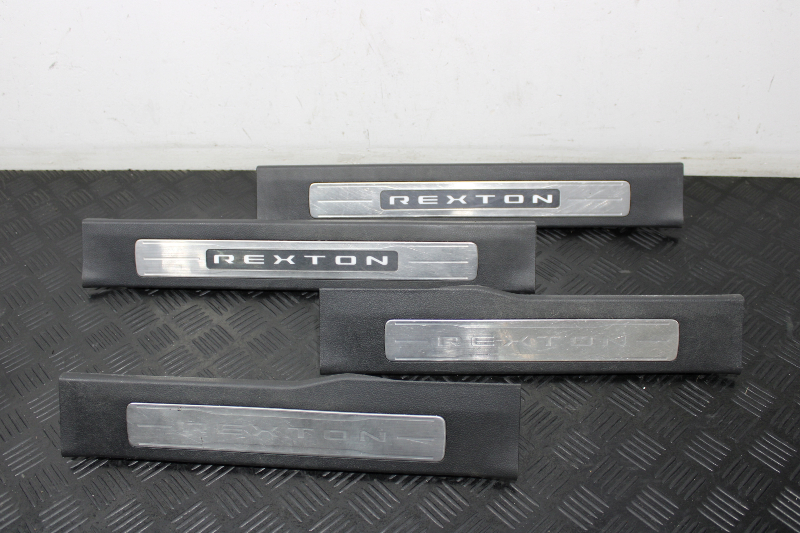 caps threshold LED SSANGYONG REXTON 2 II G4