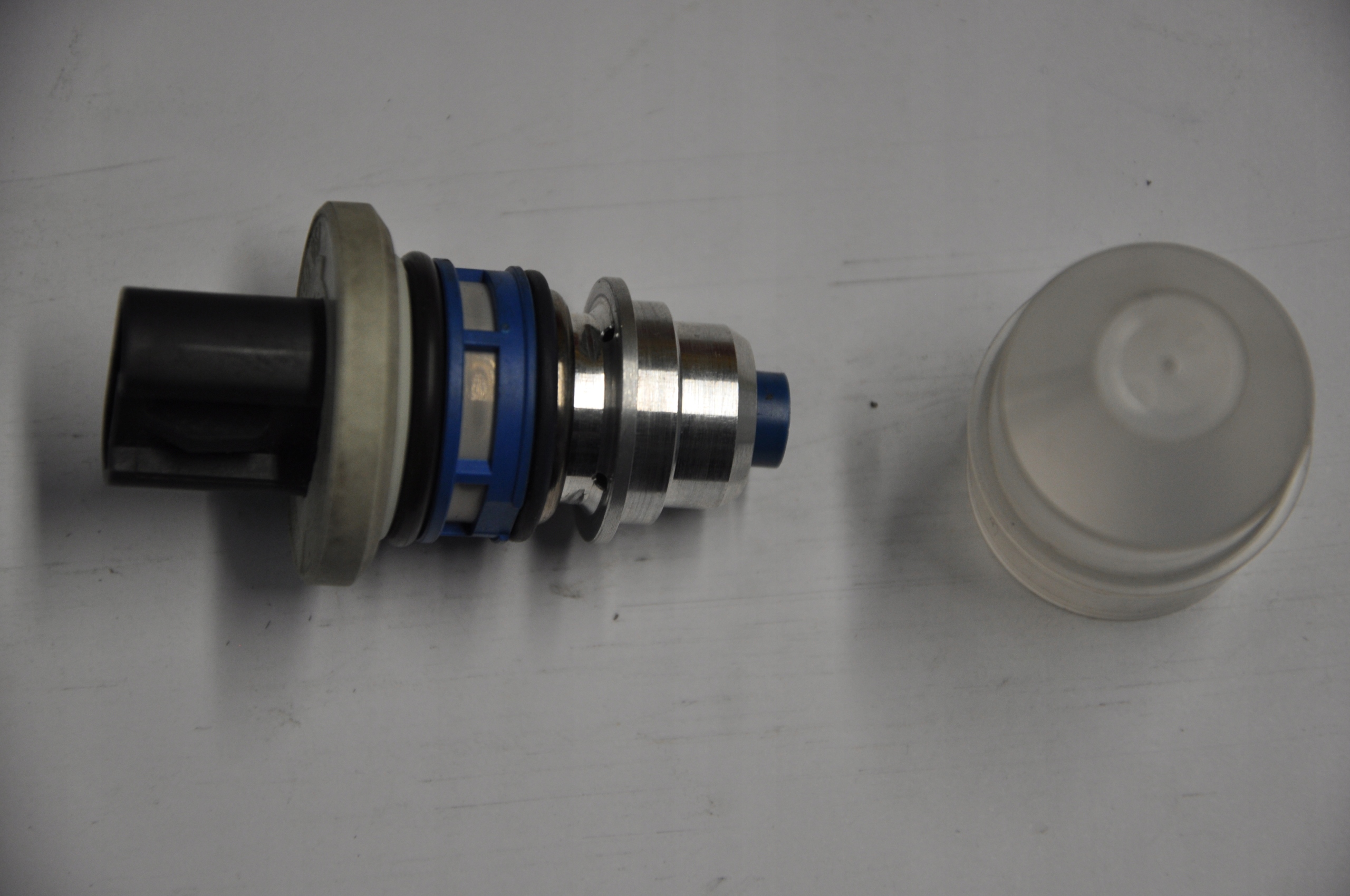 WTRYSKIWACZ BENZYNY 0280150057 FORD 87-89 Escort