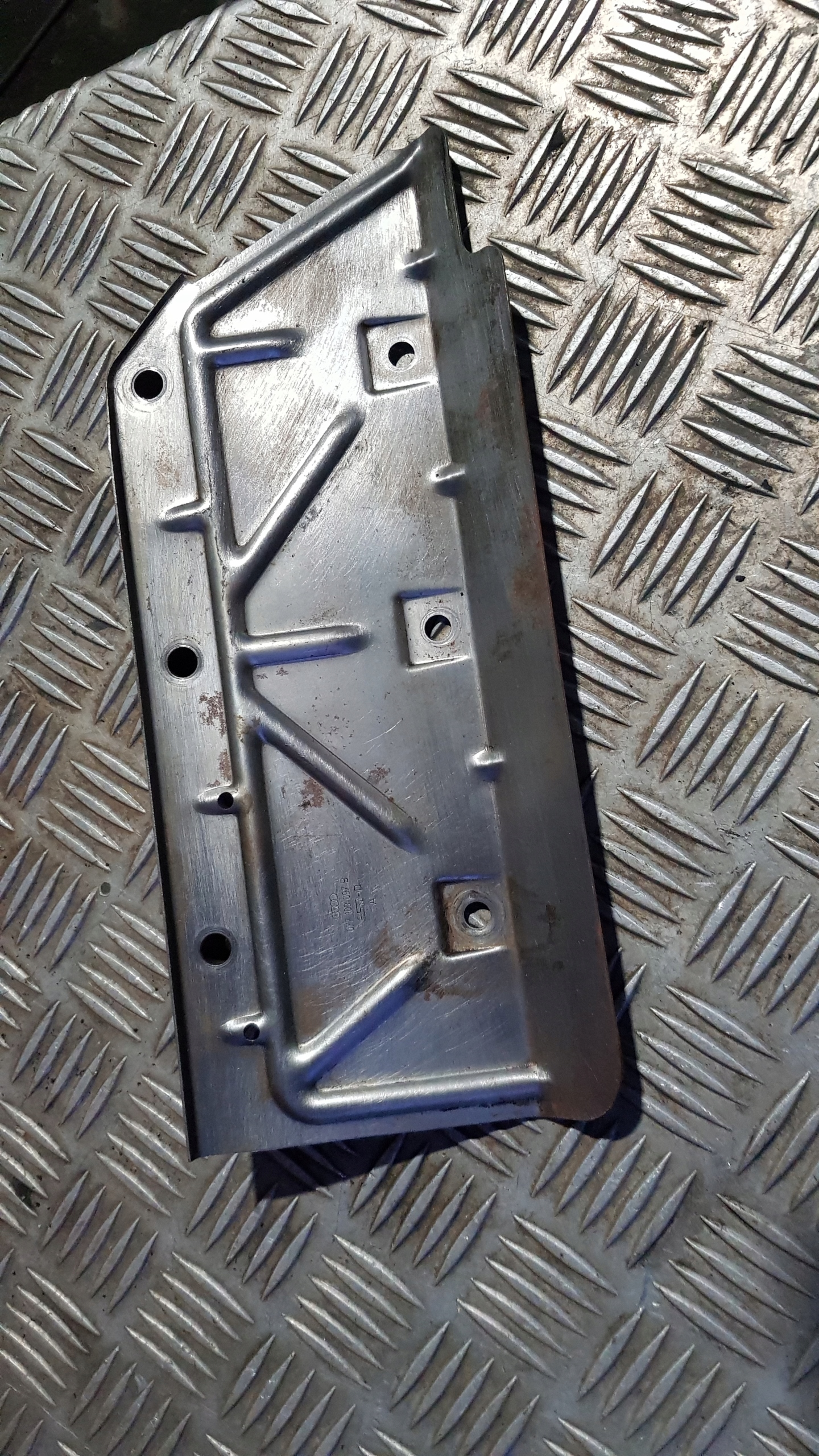 AUDI A6 C5 4.2 Blende Abdeckung oil 077103097B