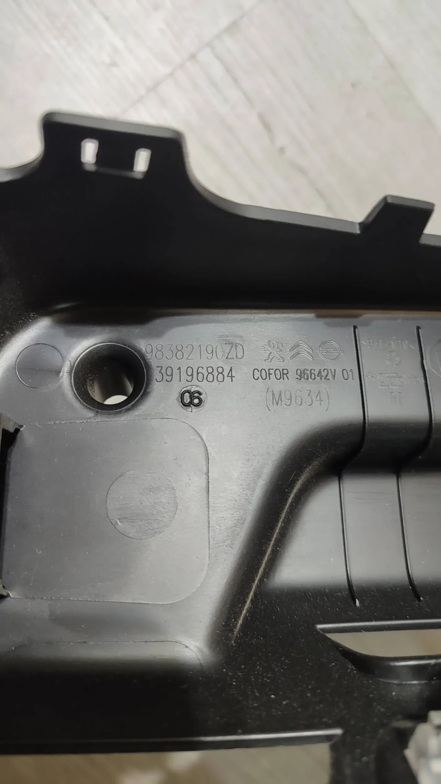 Opel Corsa F 1.2 22r. rear part side left boot upholstery