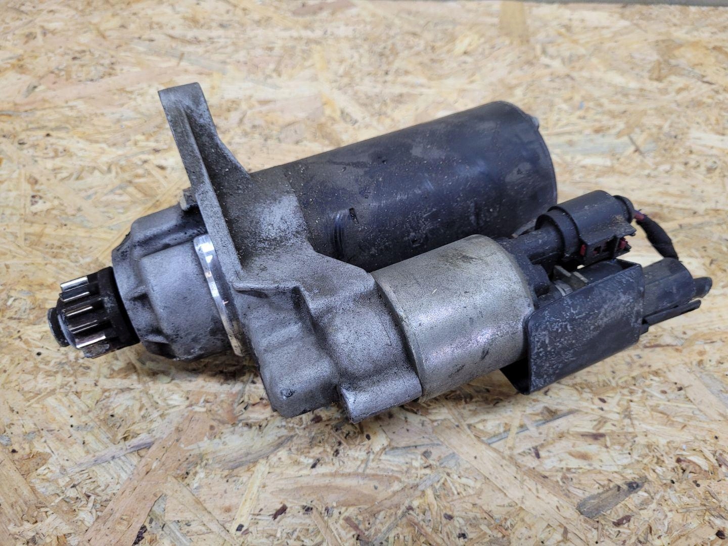 starter Volkswagen Passat B7 2013 0AM911023F
