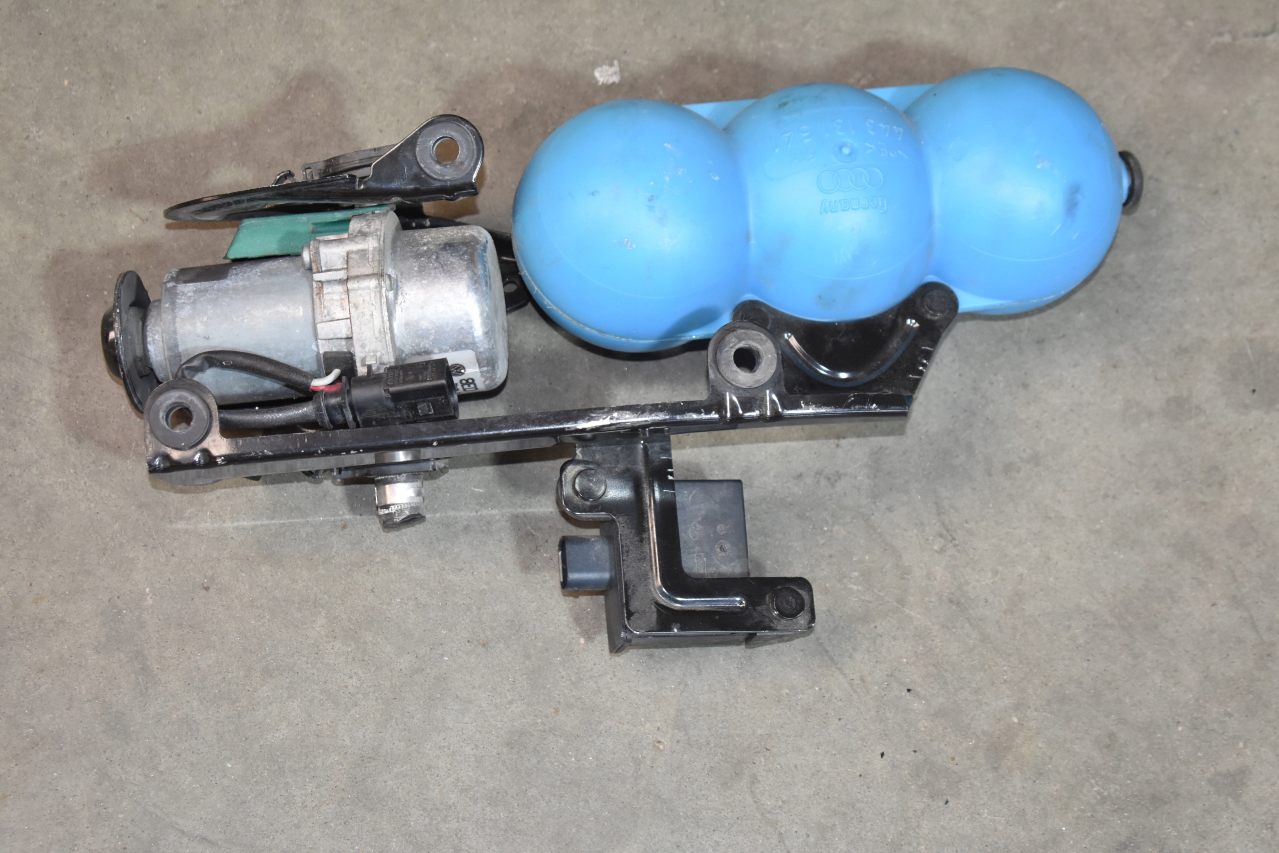 IDEALNA pump vacual VACUM BENTLEY FLYING SPUR 1