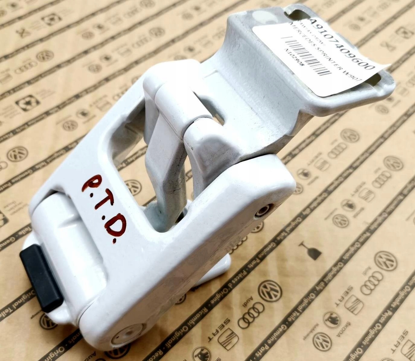 ZAWIAS DRZWI 270 PRAWY MERCEDES SPRINTER W907 W910