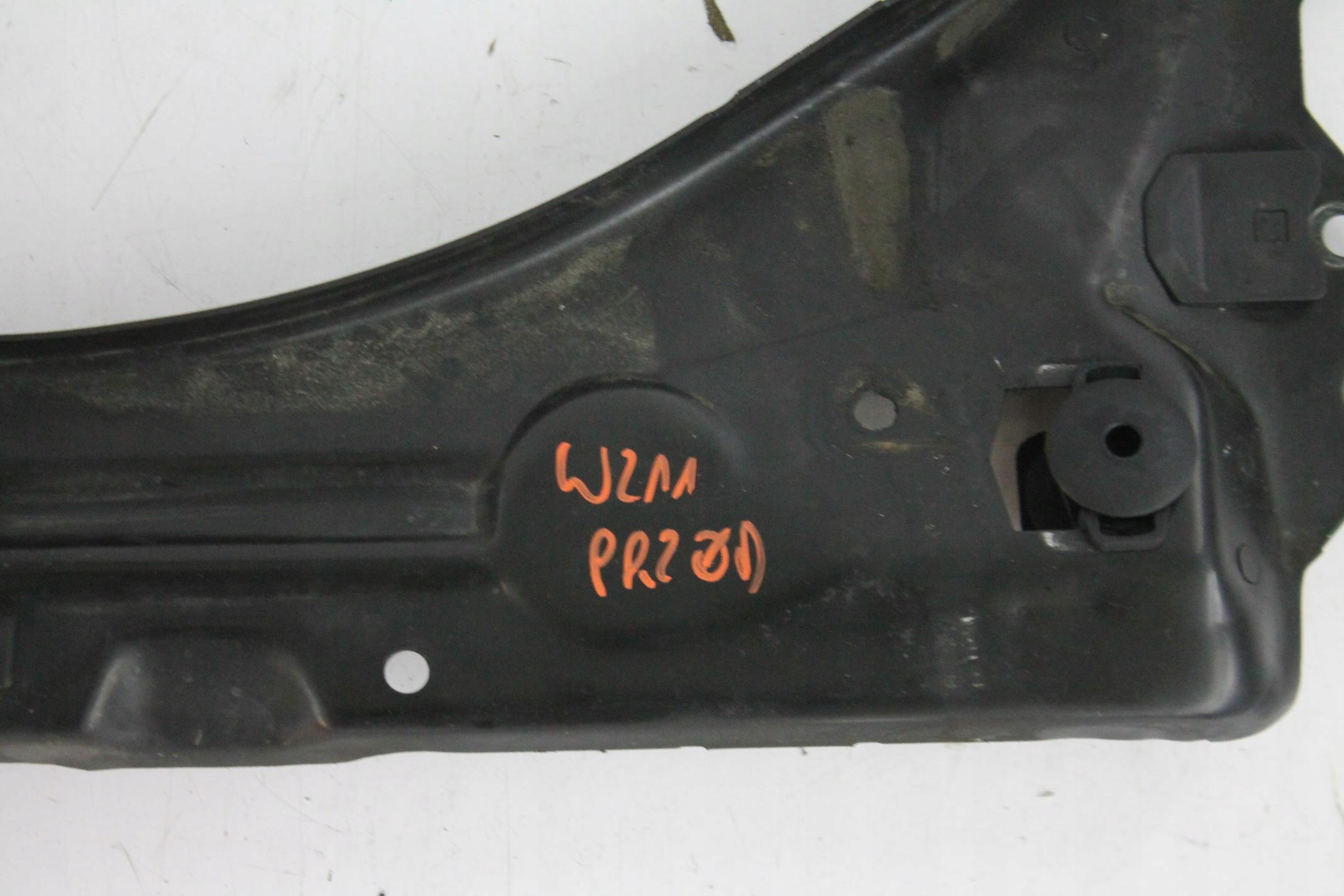 sider console of radiators MERCEDES W211 02-09