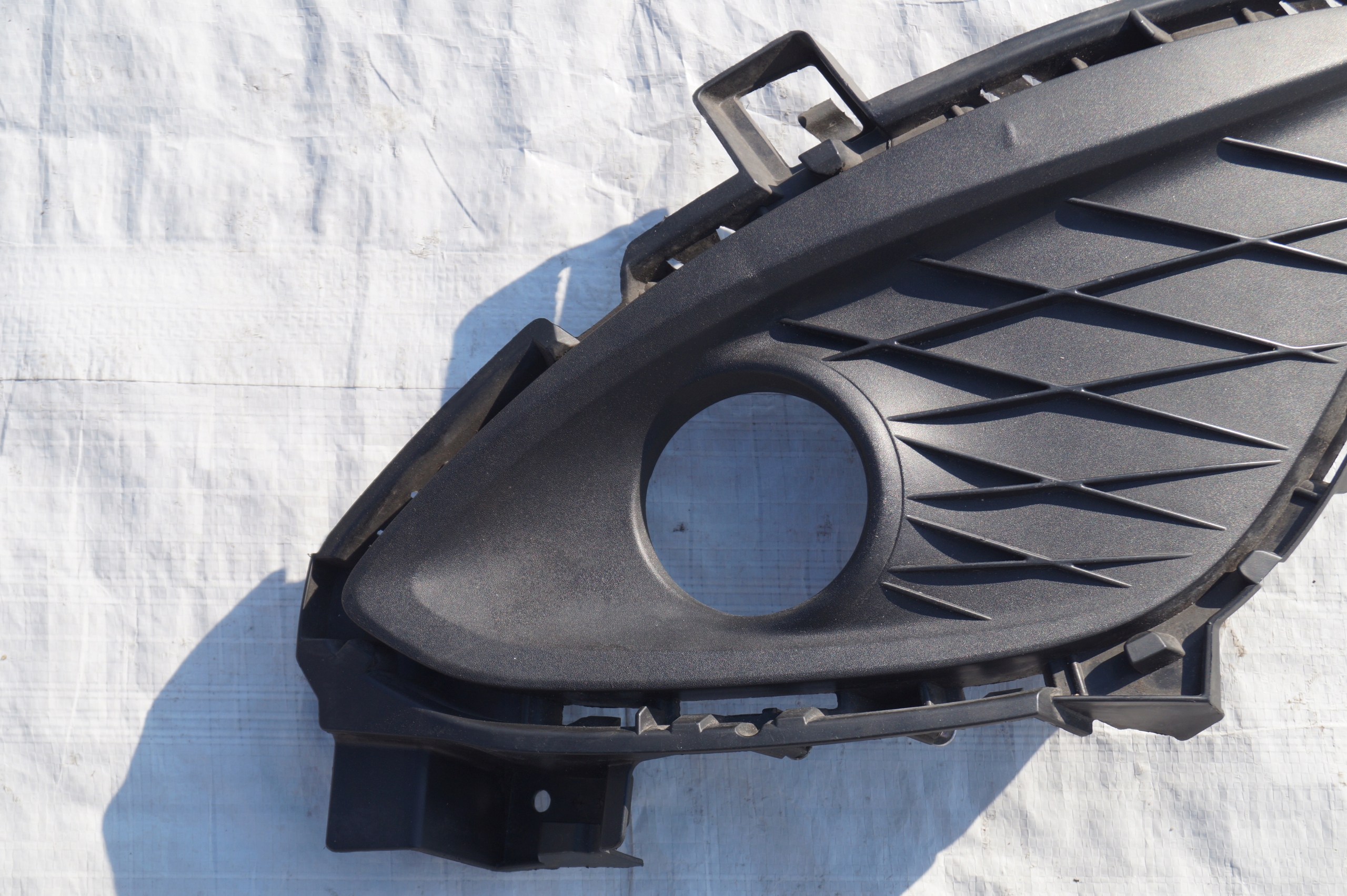 grid of a bumper front left MAZDA 5 C513-50C21