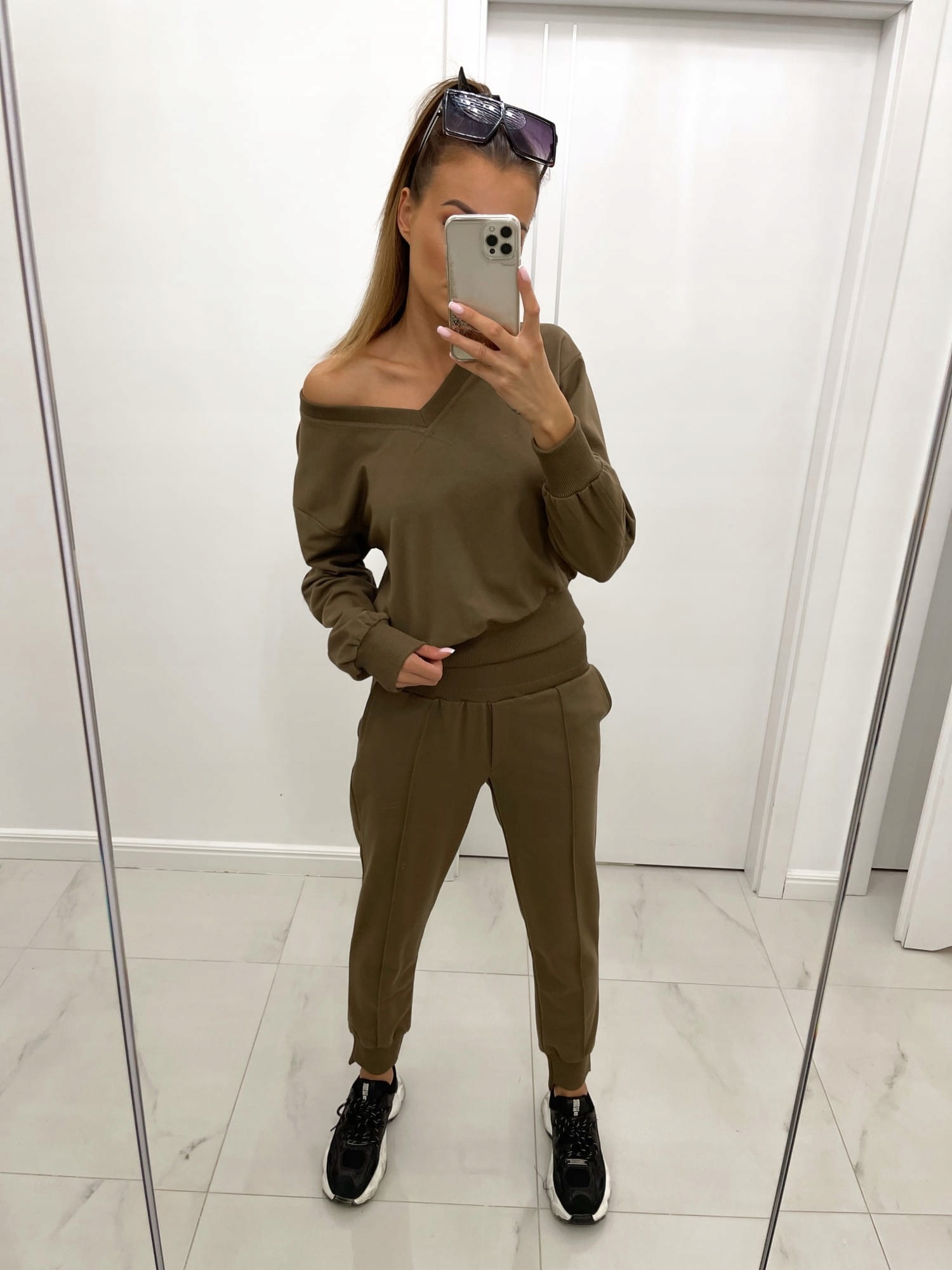 Komplet dresowy spodnie bluza brązowy Tmc Moda Model CANDI