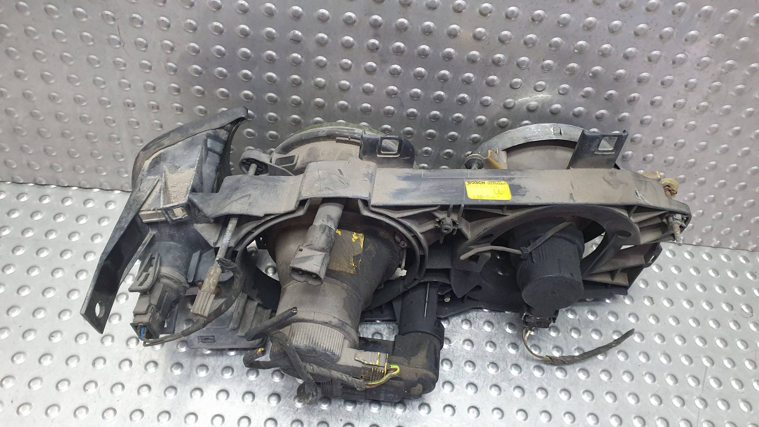 light left front 0301384201 BMW 5 E32 E34 original EUROPA