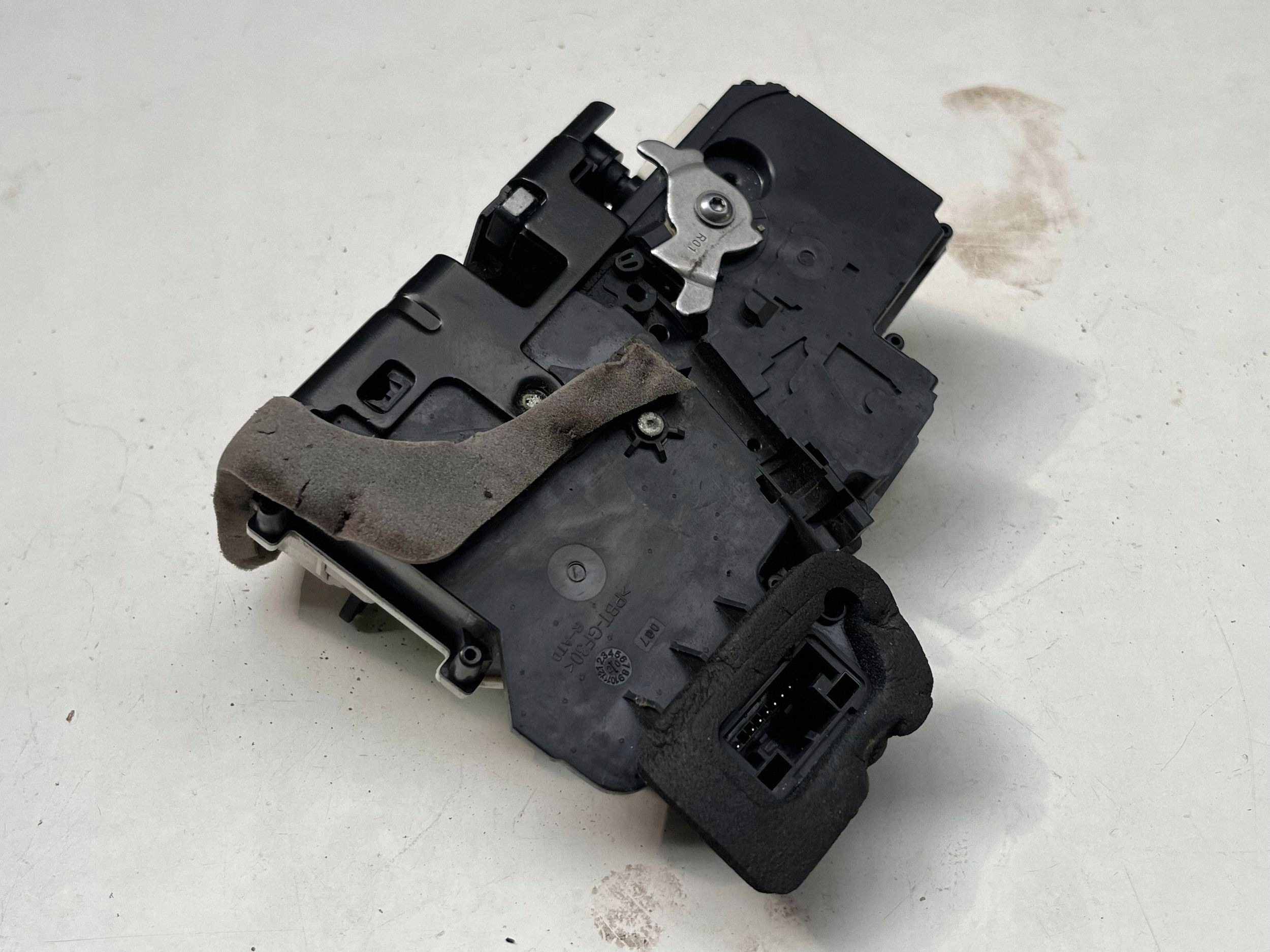 AUDI A6 C8 lock door right rear part 4K0839016P @M