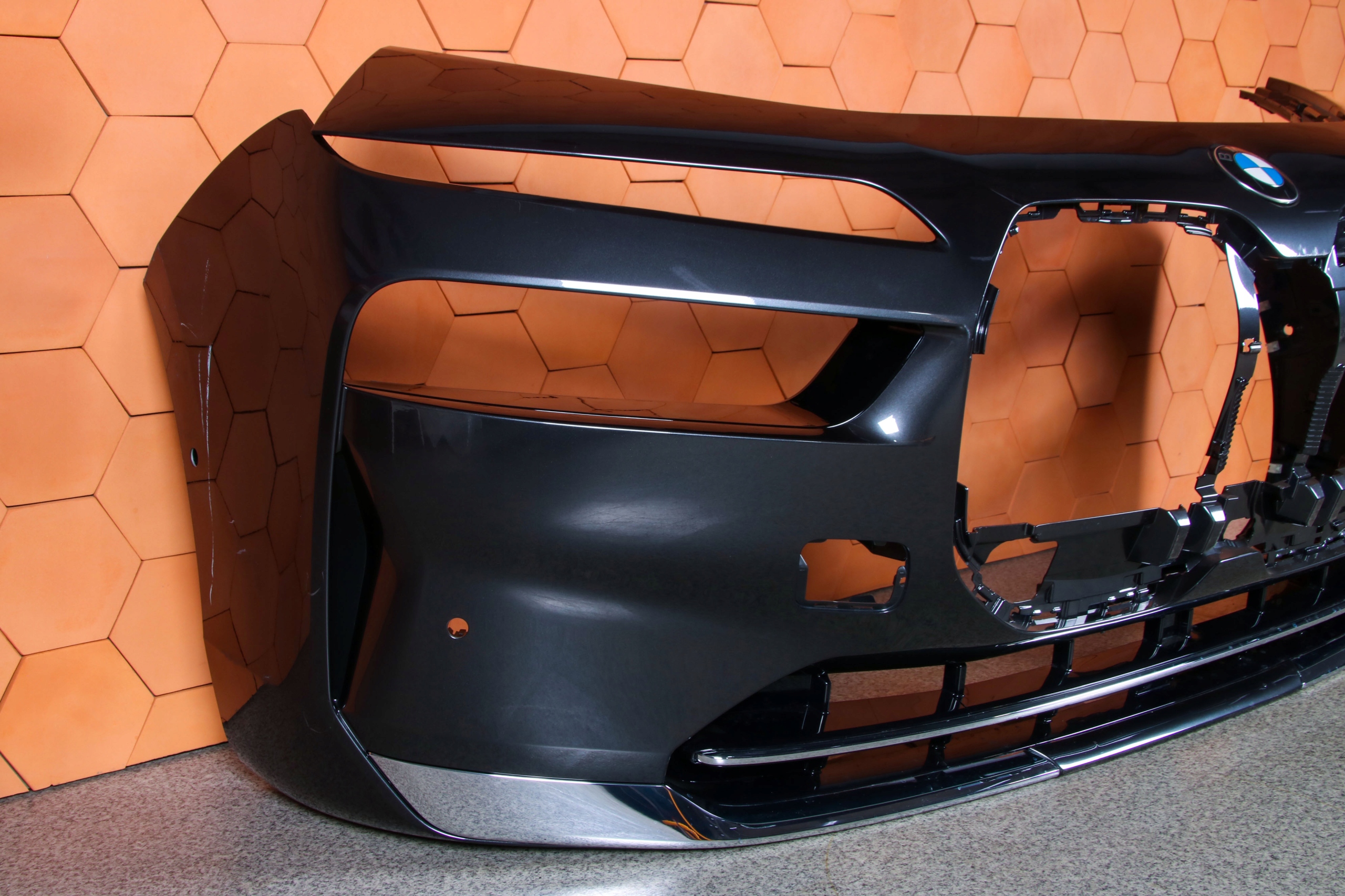 BMW 7 G70 i7 bumper front front colour A90
