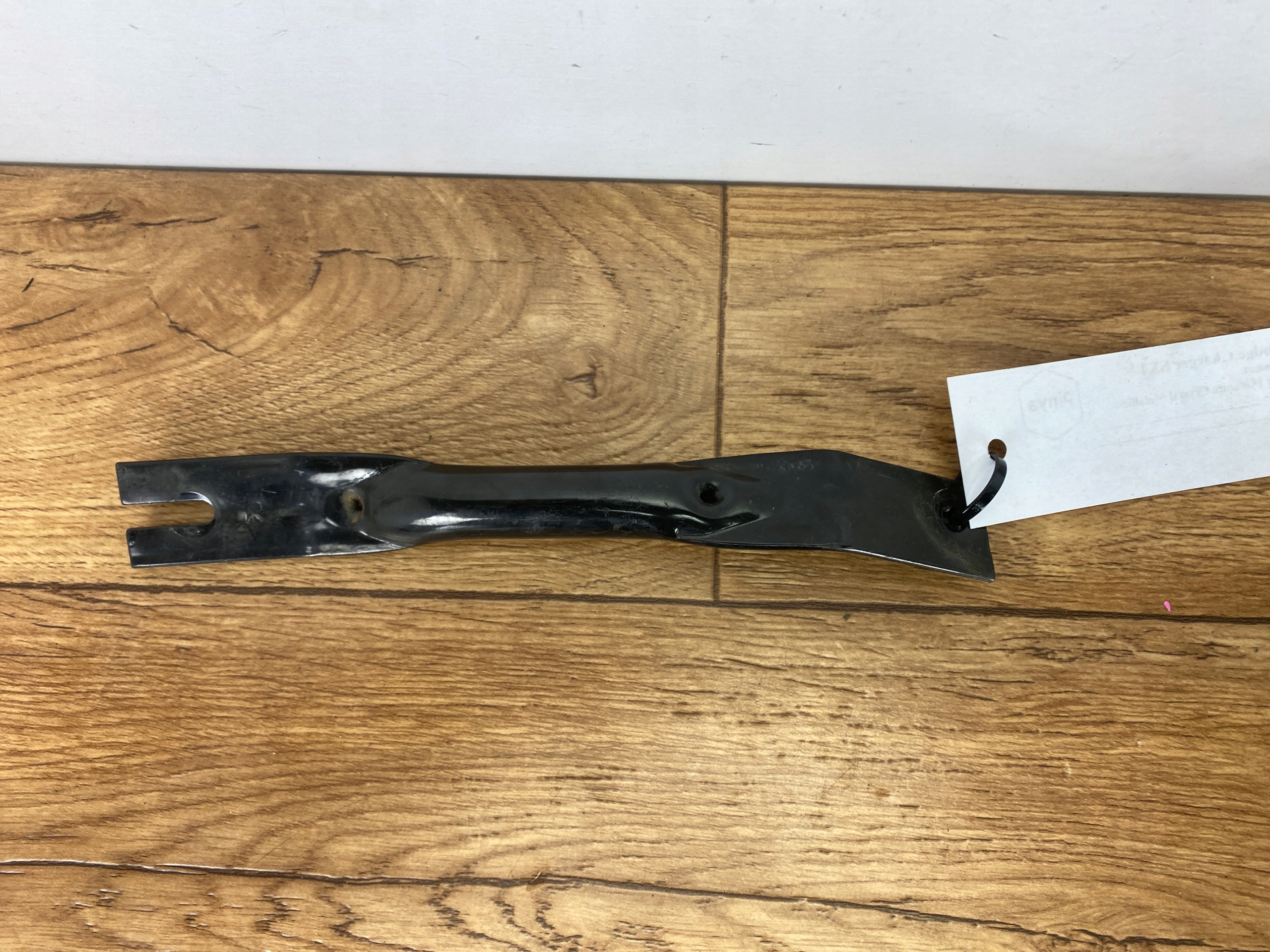 wall support of the rear right right Dodge Challenger 2015+ USA