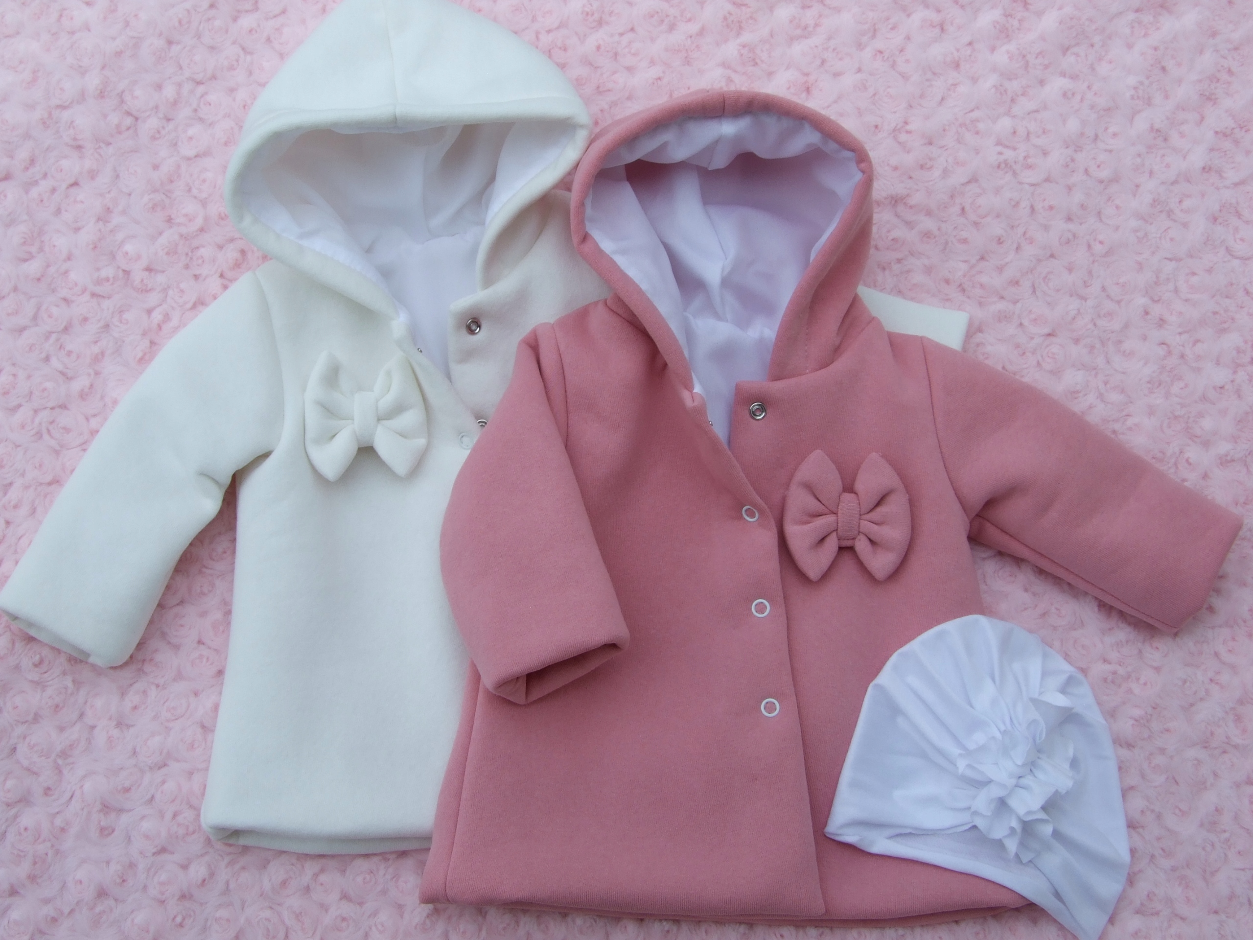 Płaszczyk + czapka ZESTAW kremowy/różowy 56r Rodzaj inny