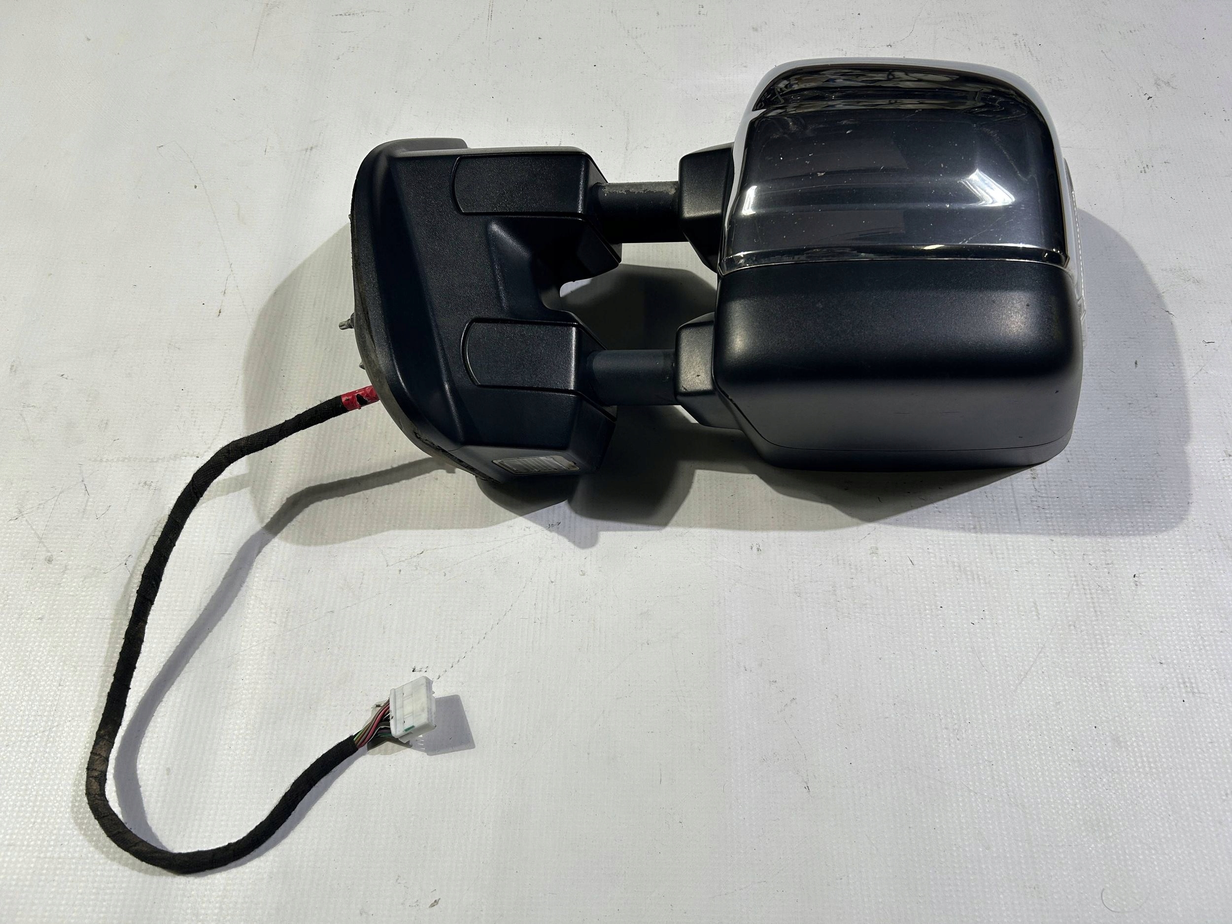 mirror side exterior left blind spot 17 pin Nissan Titan 2016r